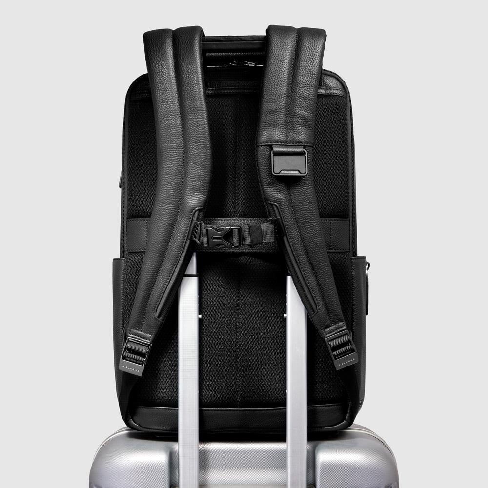 Customizable travel backpack for 14-inch laptop PIQUADRO Black