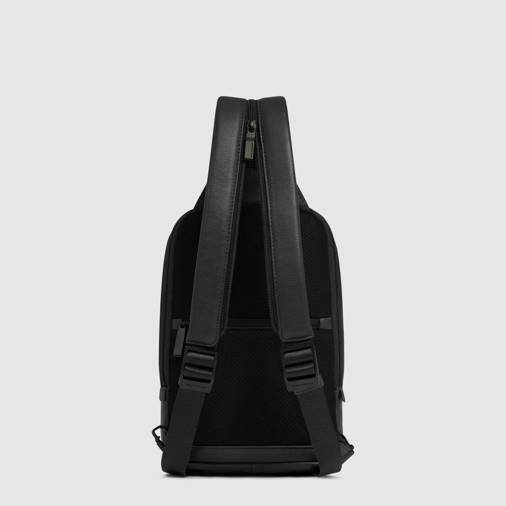 Convertible chest bag into backpack PIQUADRO Black