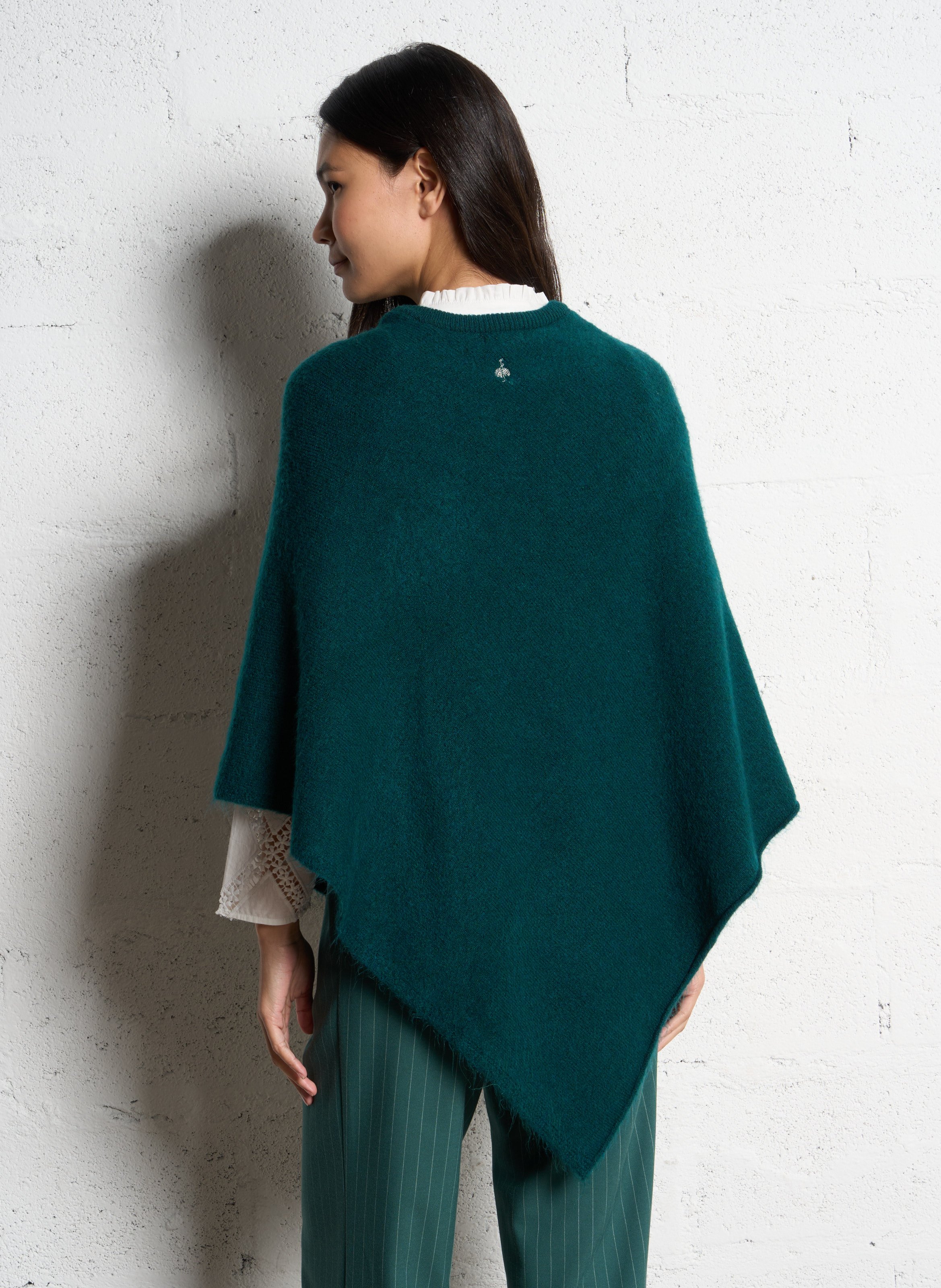 Weiter ärmelloser einfarbiger Poncho ONE STEP Grun