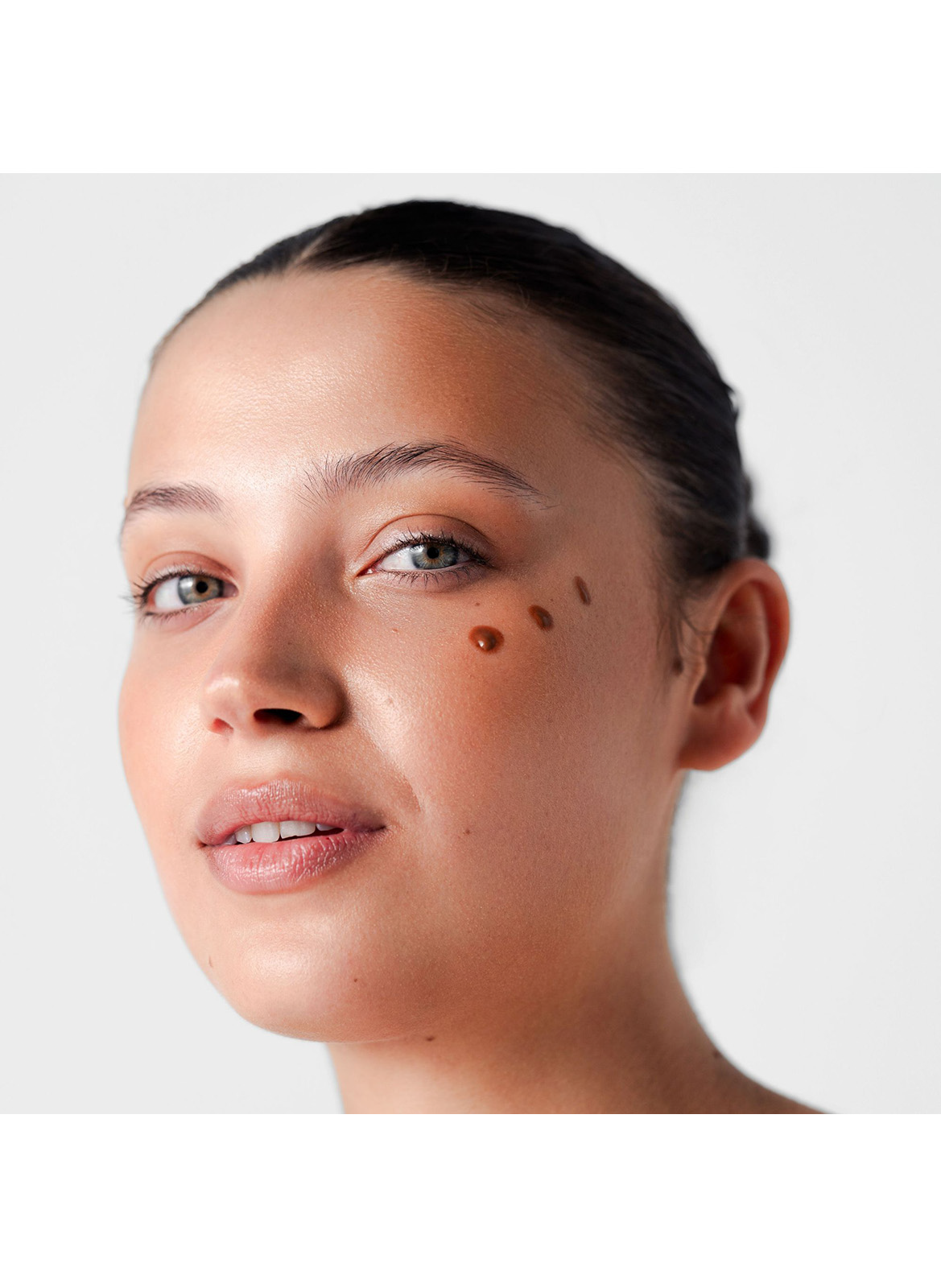 Tönungsfluid No color