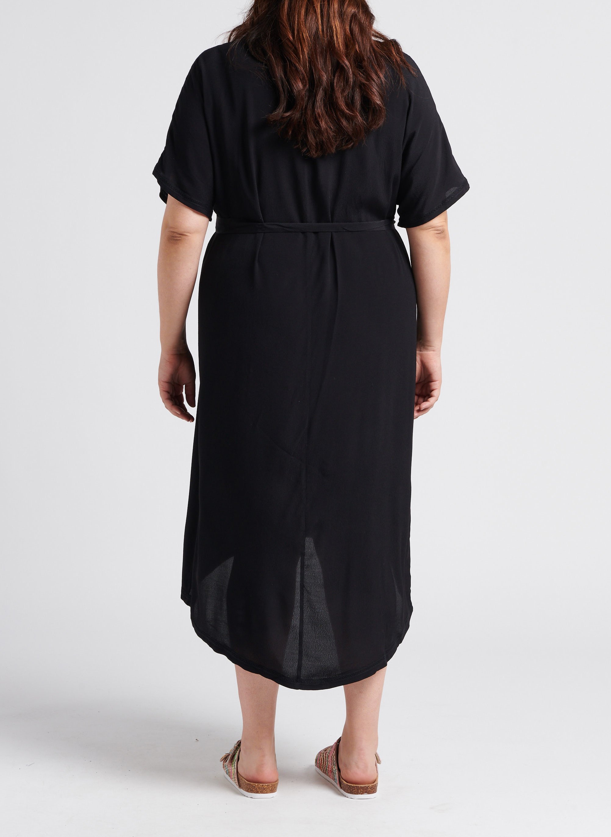 Robe tee-shirt courte col V  EVOKED Noir