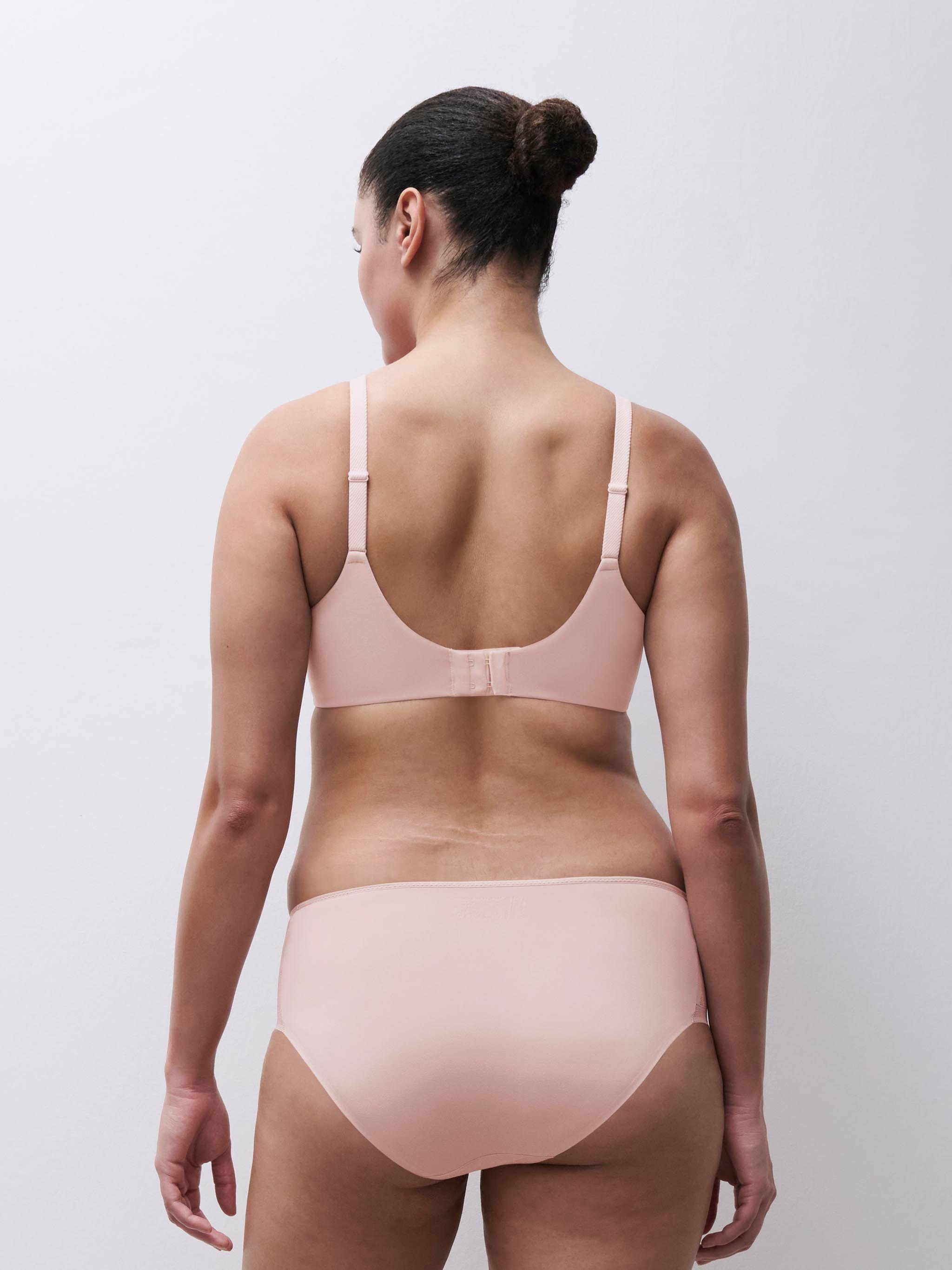 Moulded full-cup bra CHANTELLE Pink