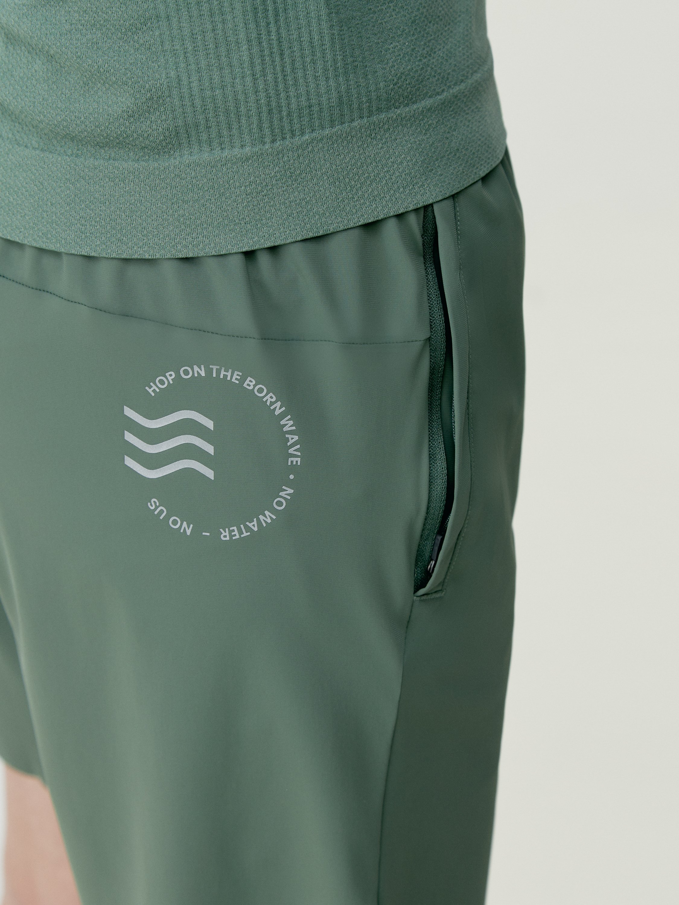 Sport shorts BORN LIVING YOGA Green
