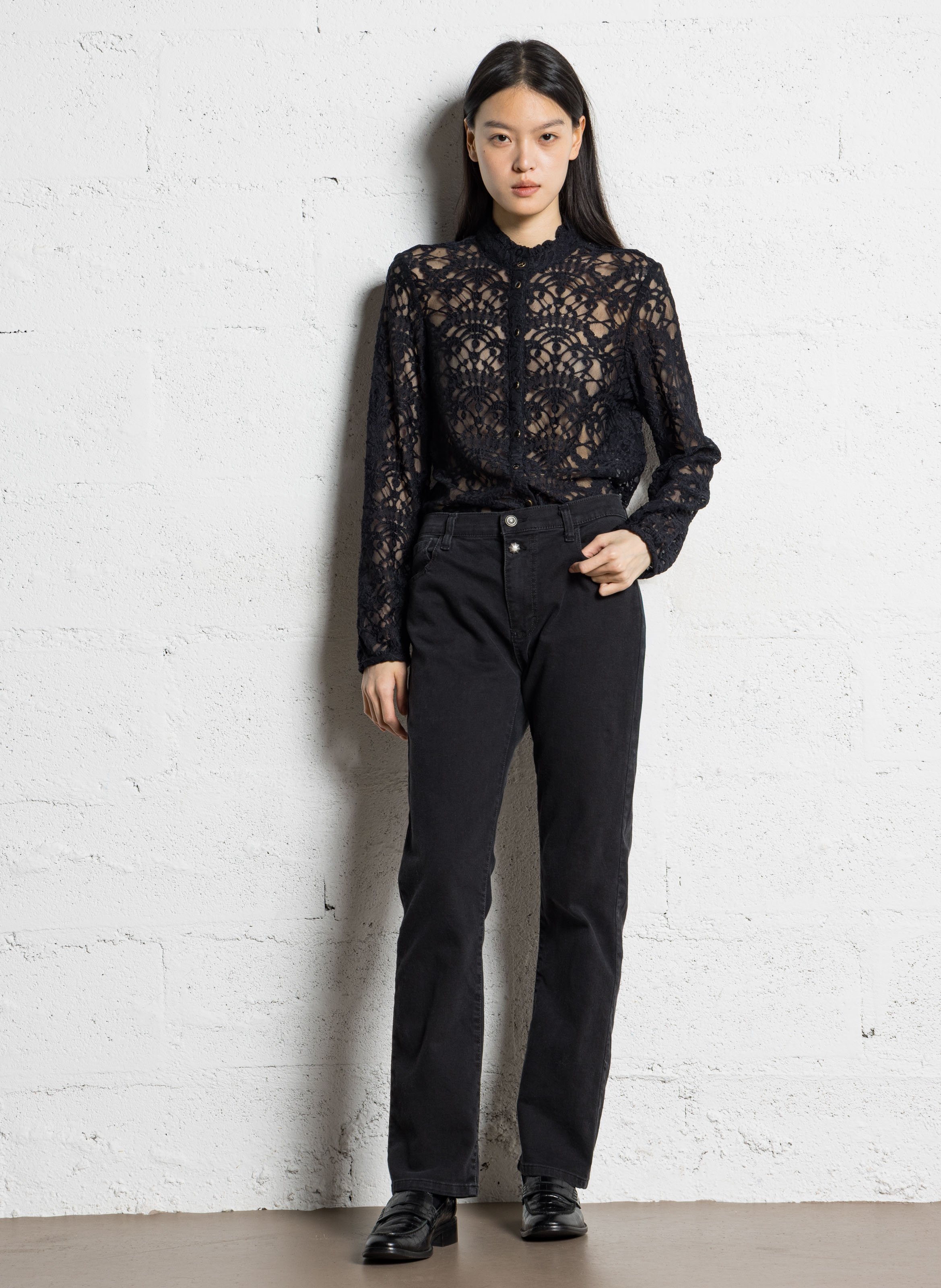 Straight lace shirt in a solid color I CODE Black