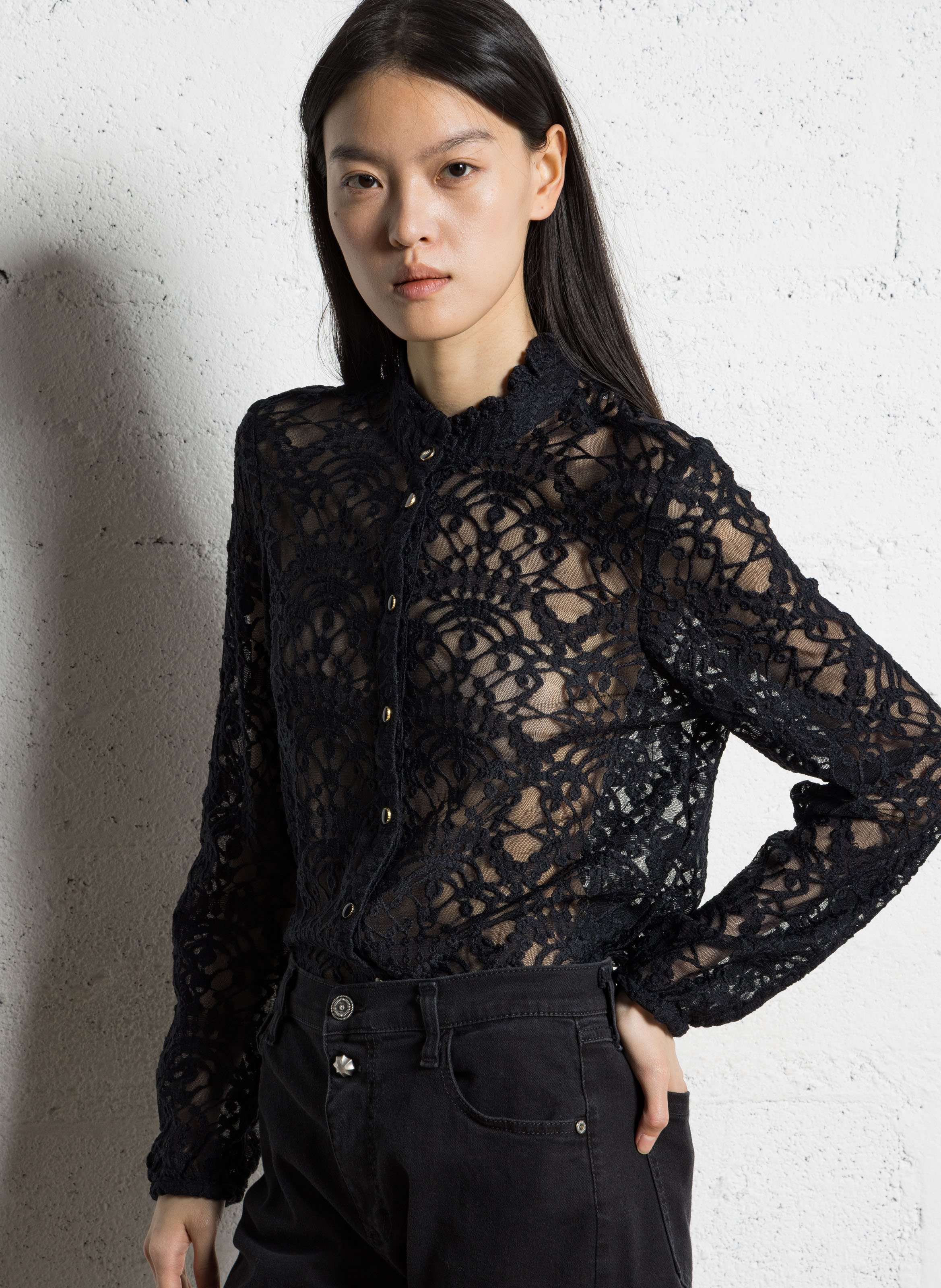 Straight lace shirt in a solid color I CODE Black