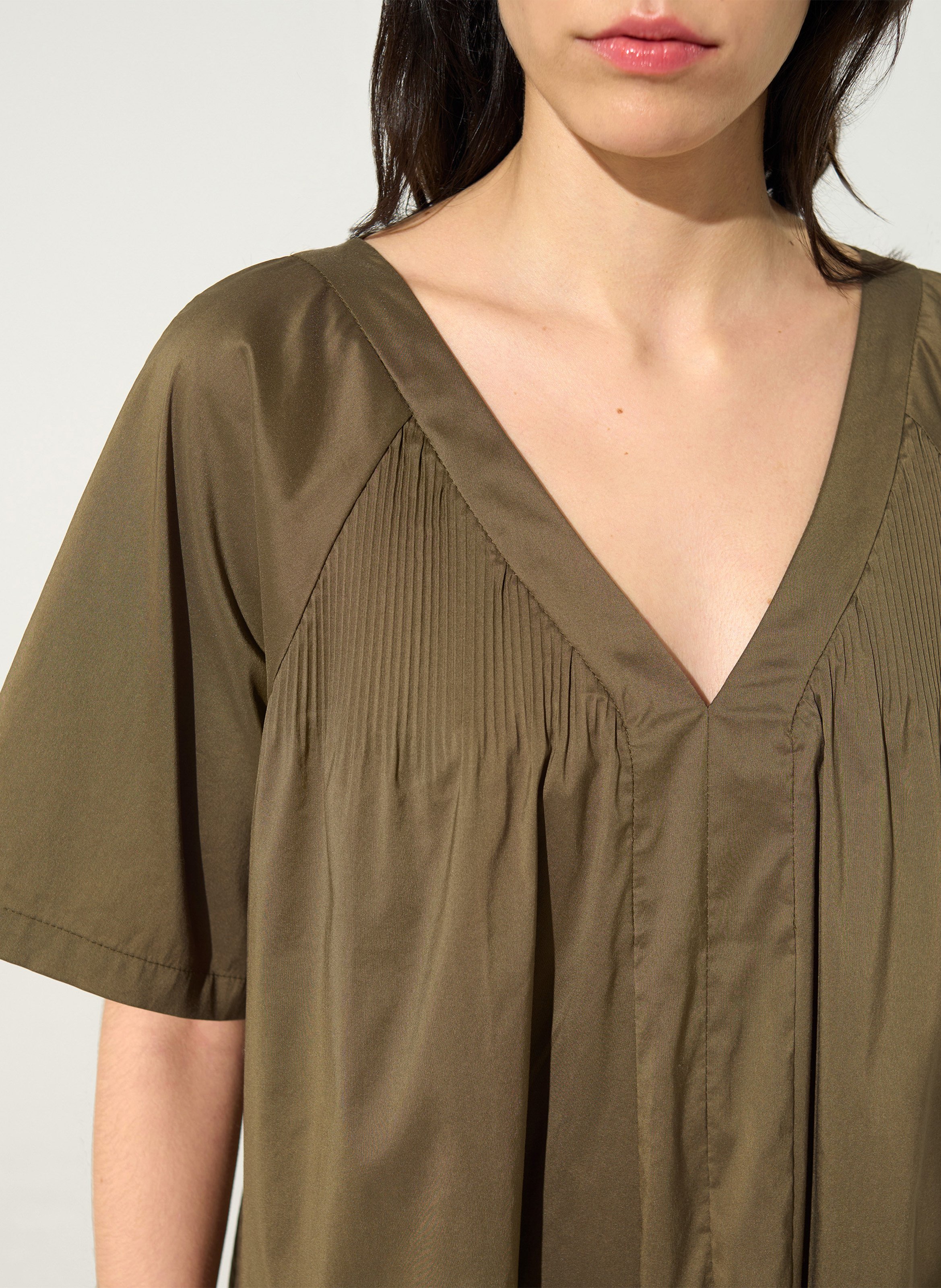 Korte jurk met V-hals COTELAC Brown