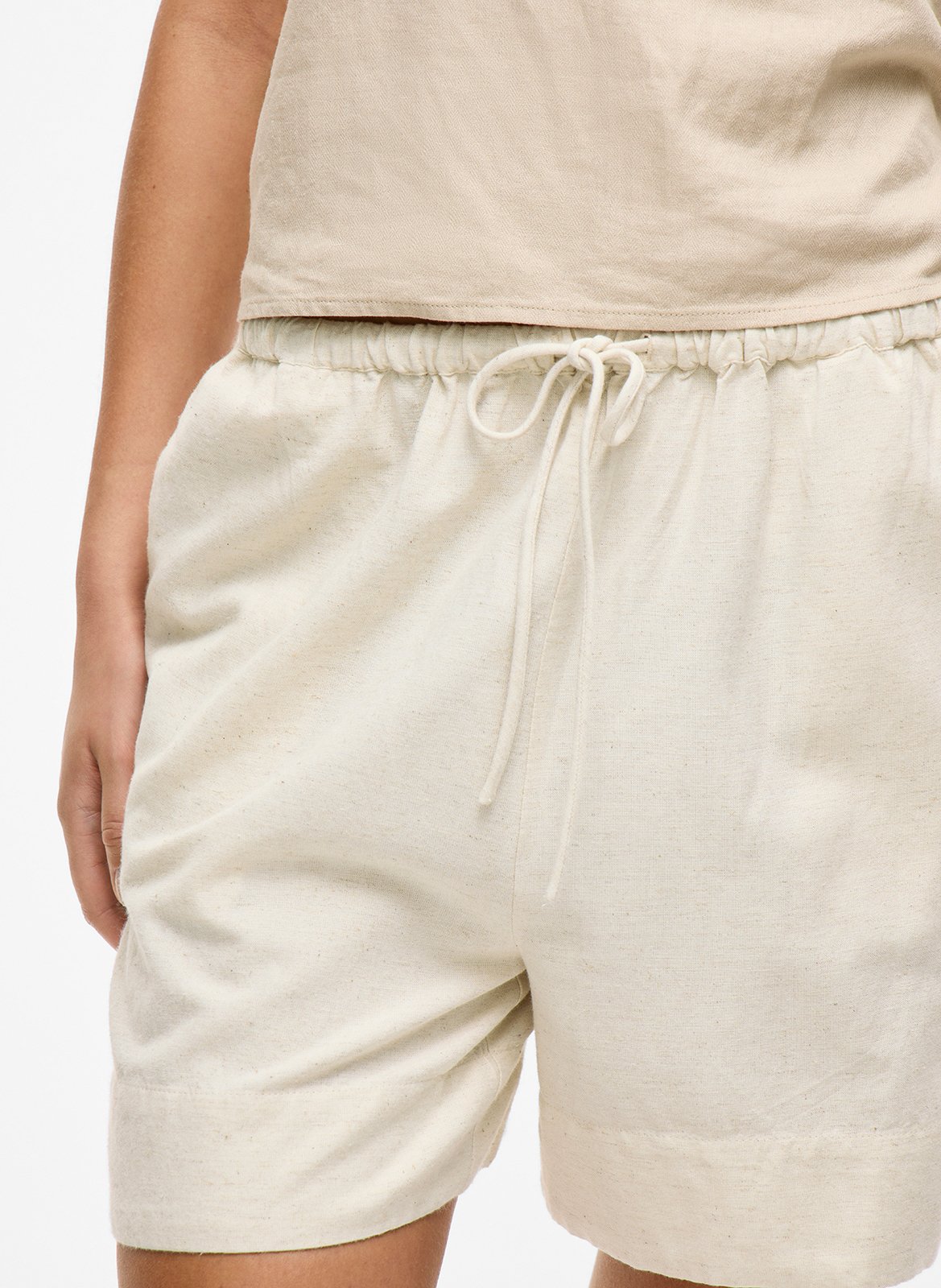 Gerad geschnittene Shorts VILA Beige