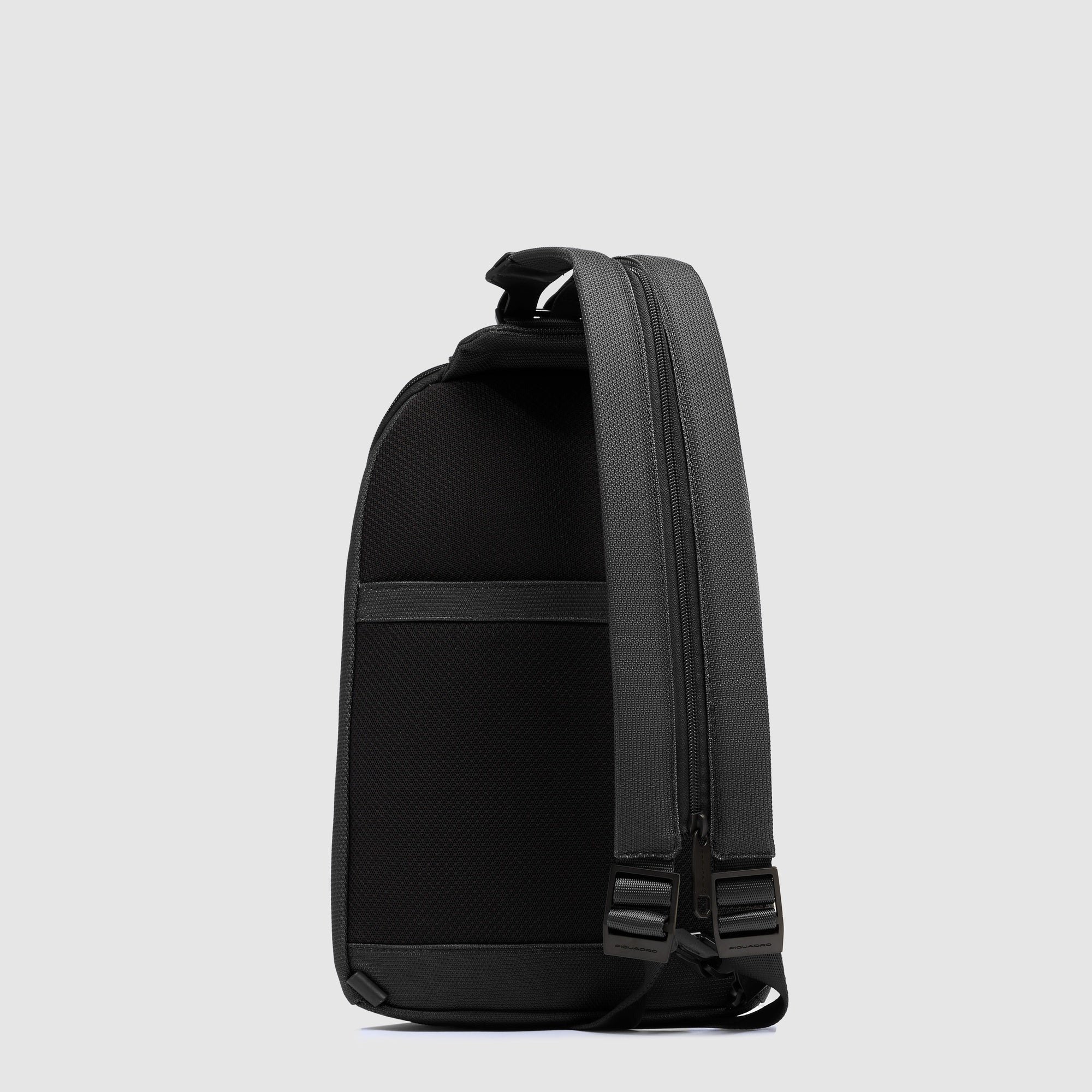 Men's chest bag made from recycled fabric PIQUADRO Black