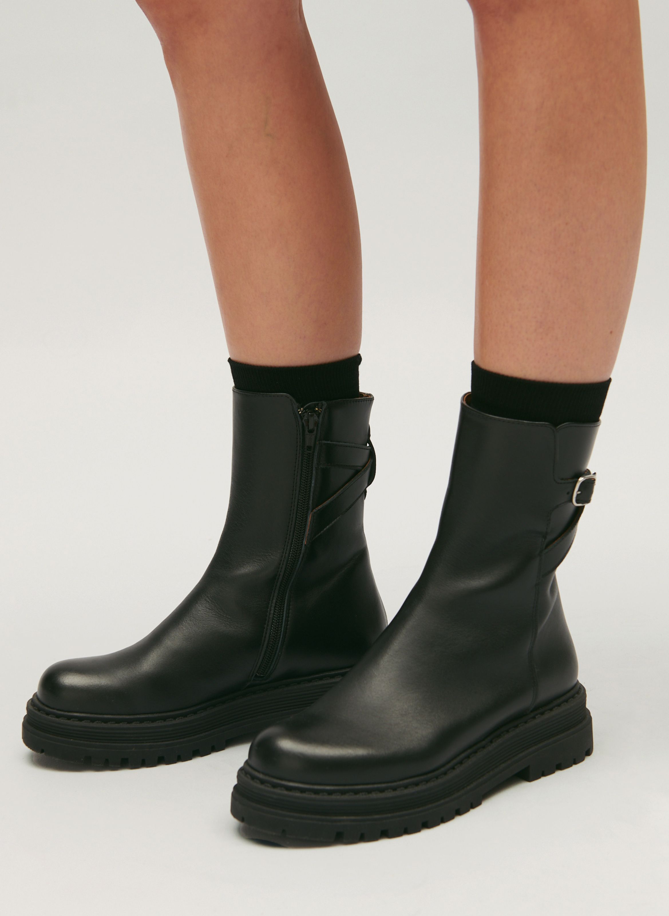 Bottines crant es en cuir Noir