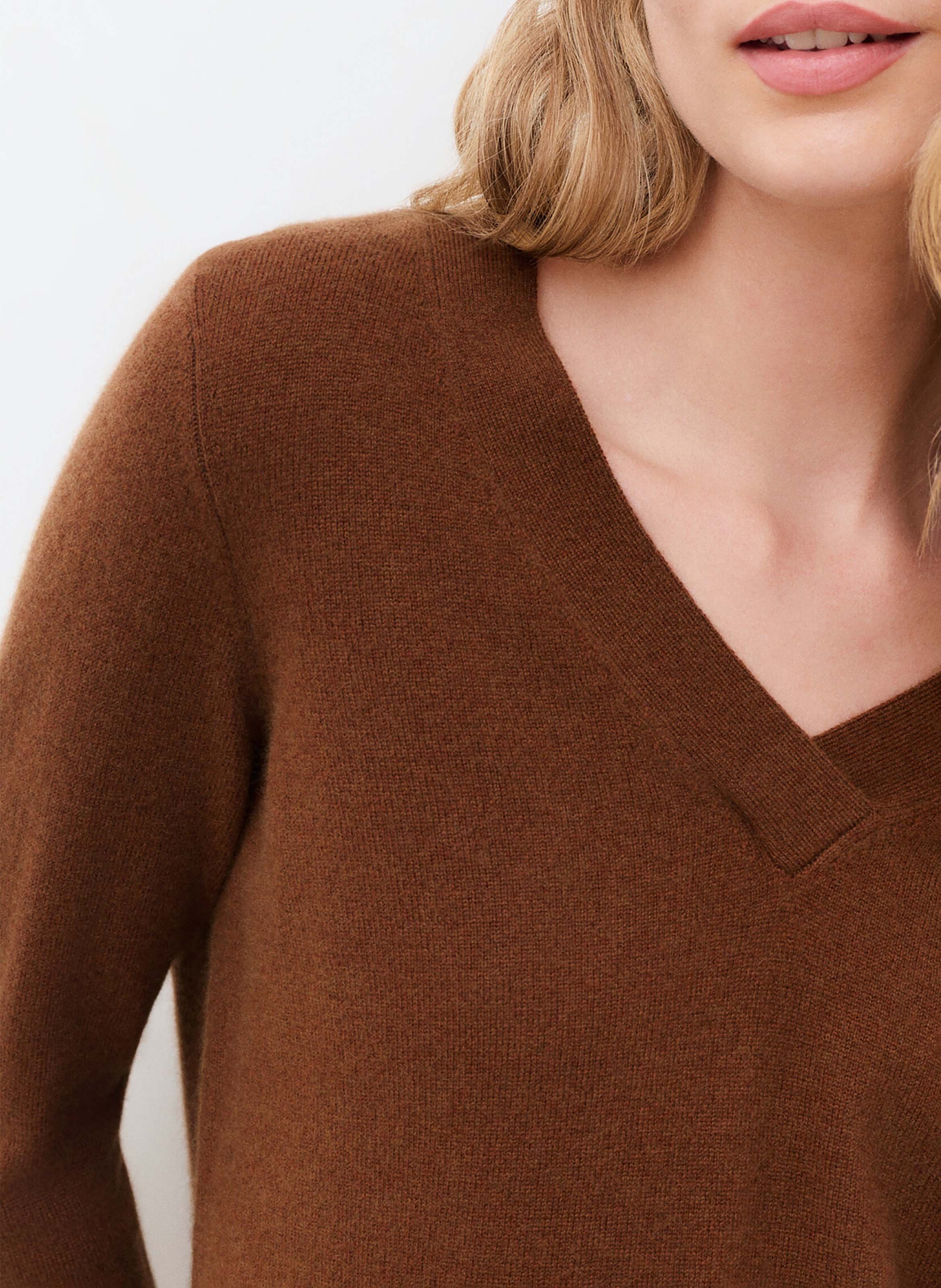 Pull col V en cachemire  CAROLL Marron