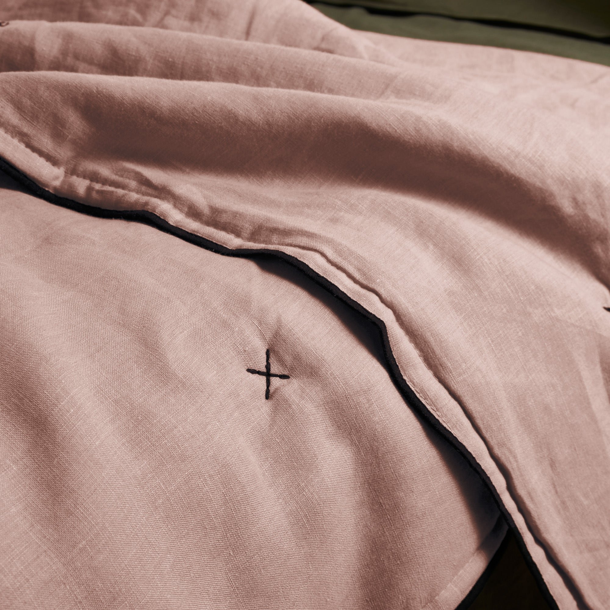 CARLINA - Quilted linen bedspread MADURA Pink