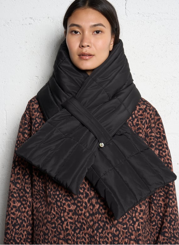 Echarpe doudoune Abbi Noir One step Femme Place des Tendances