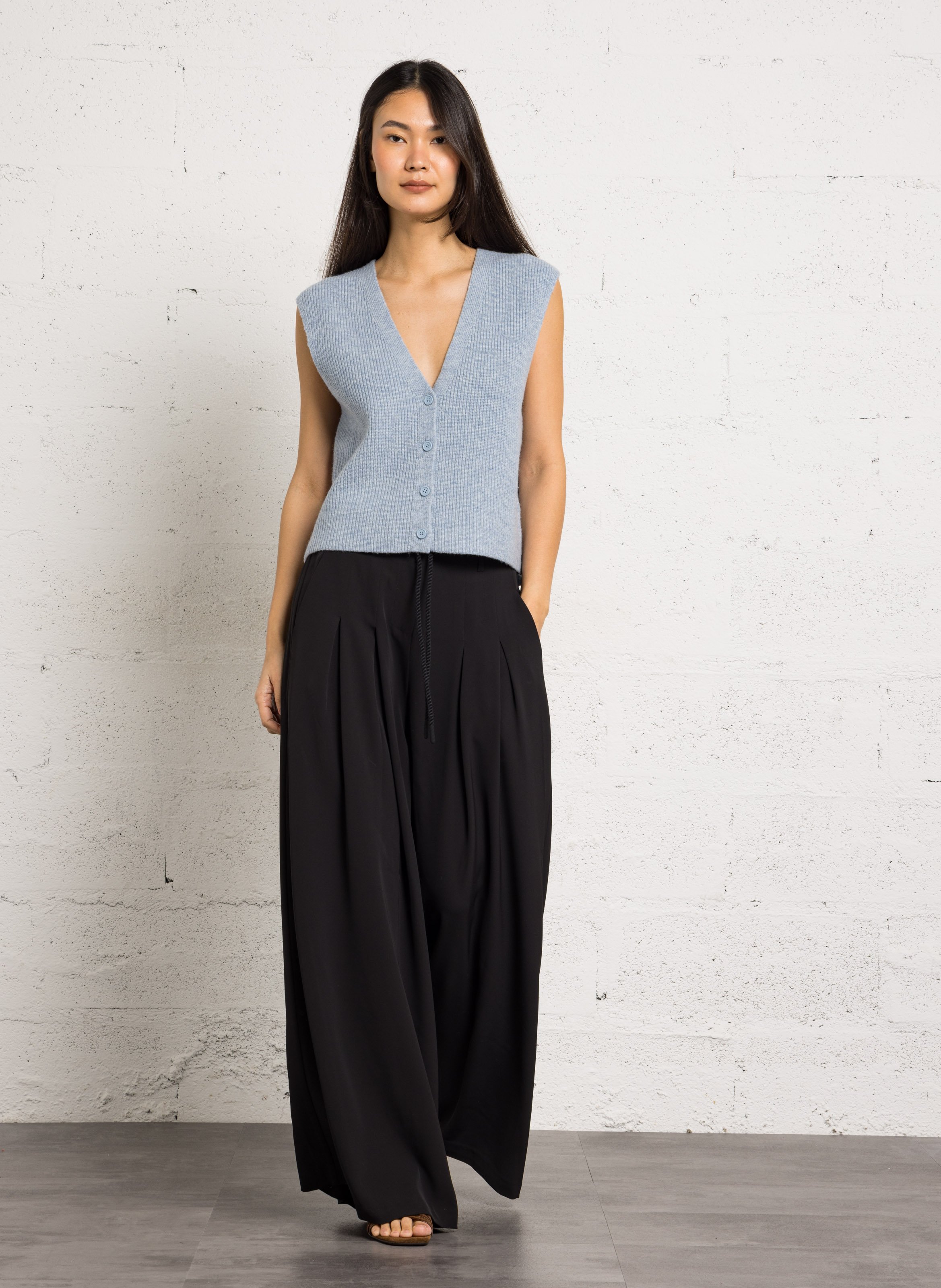 Heeled suede sandals - Look 7