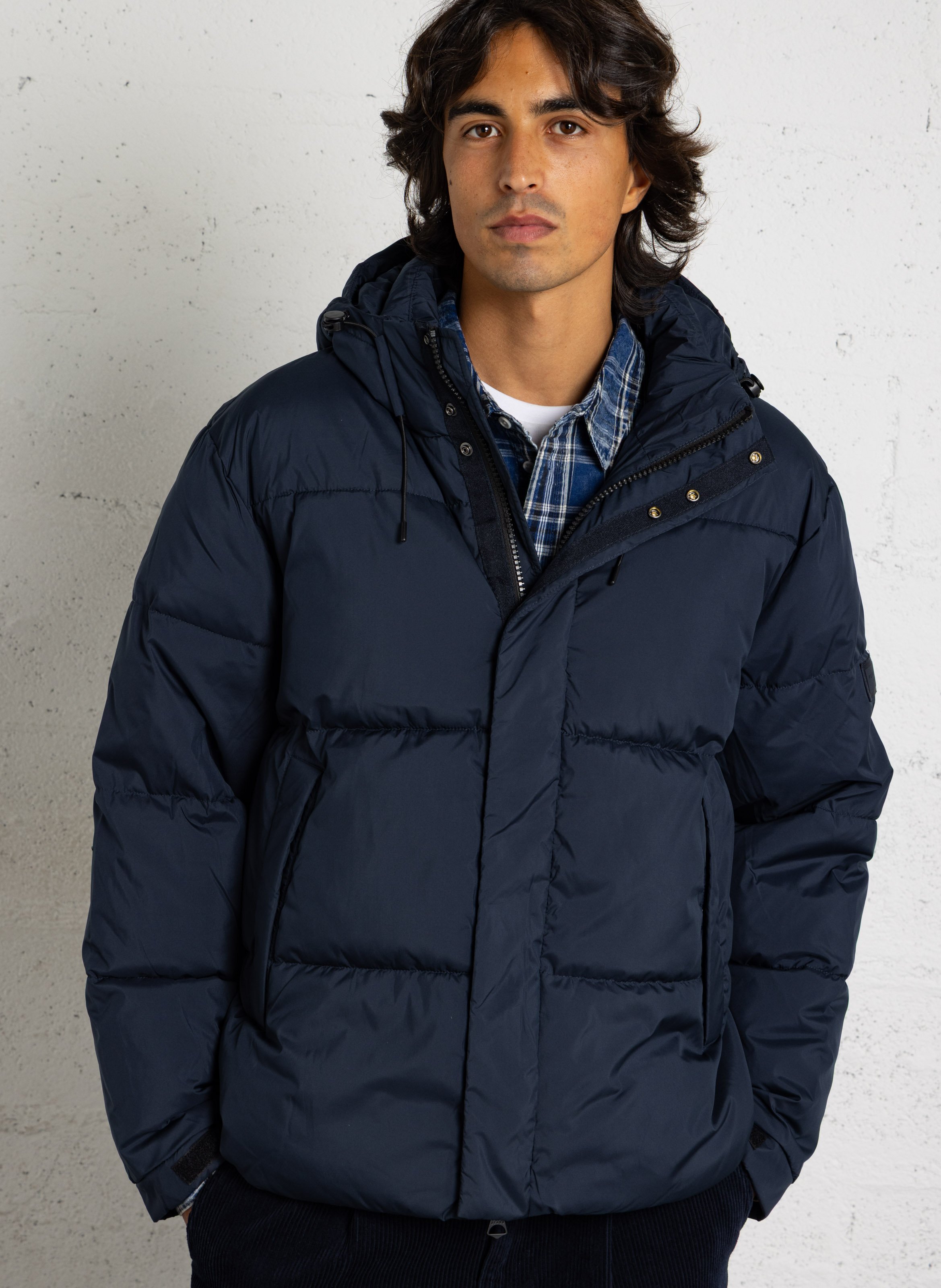 Gerade Steppjacke mit einfarbiger Kapuze PEPE JEANS