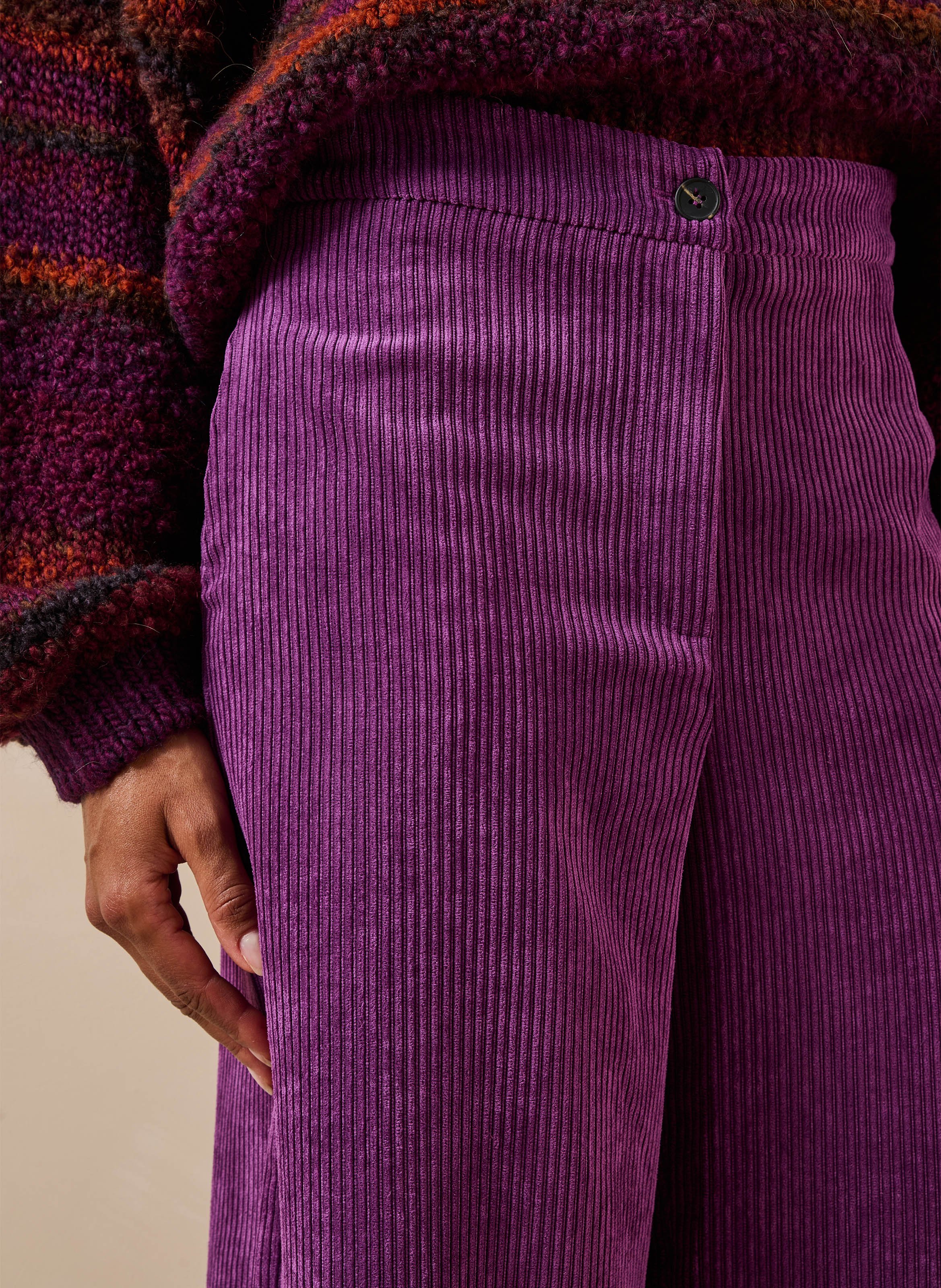 Cropped Hose aus Cord LA FEE MARABOUTEE Violett