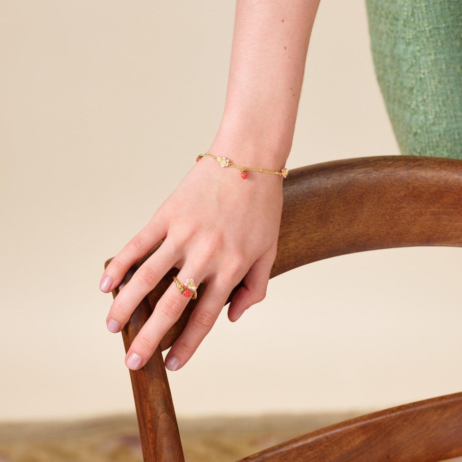 Bracelet with wild strawberry and flower charms LES NEREIDES Multicolored