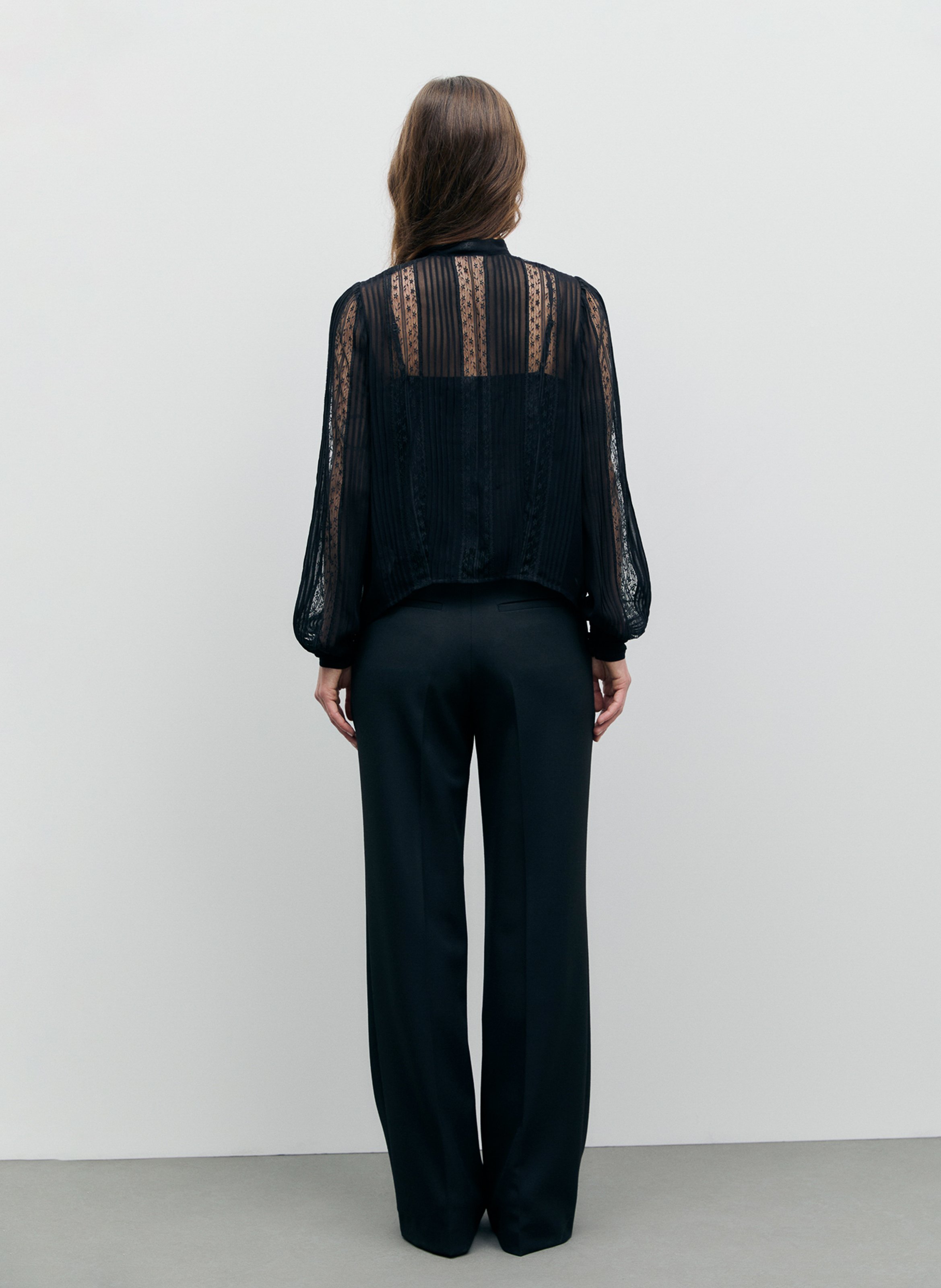 Loose-fitting lace lavallière collar blouse GERARD DAREL Black