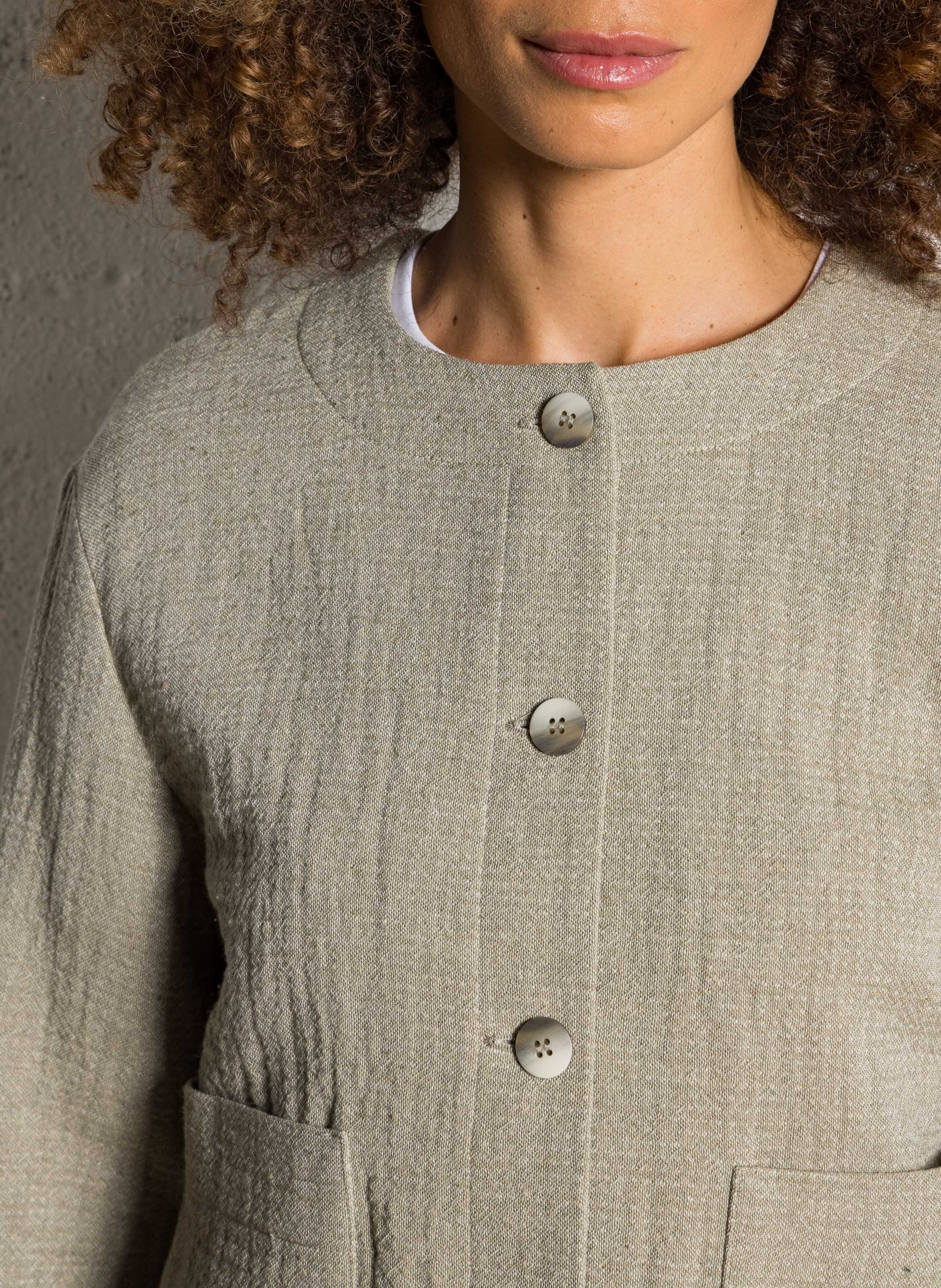 Short buttoned solid color jacket MAISON 123 Green