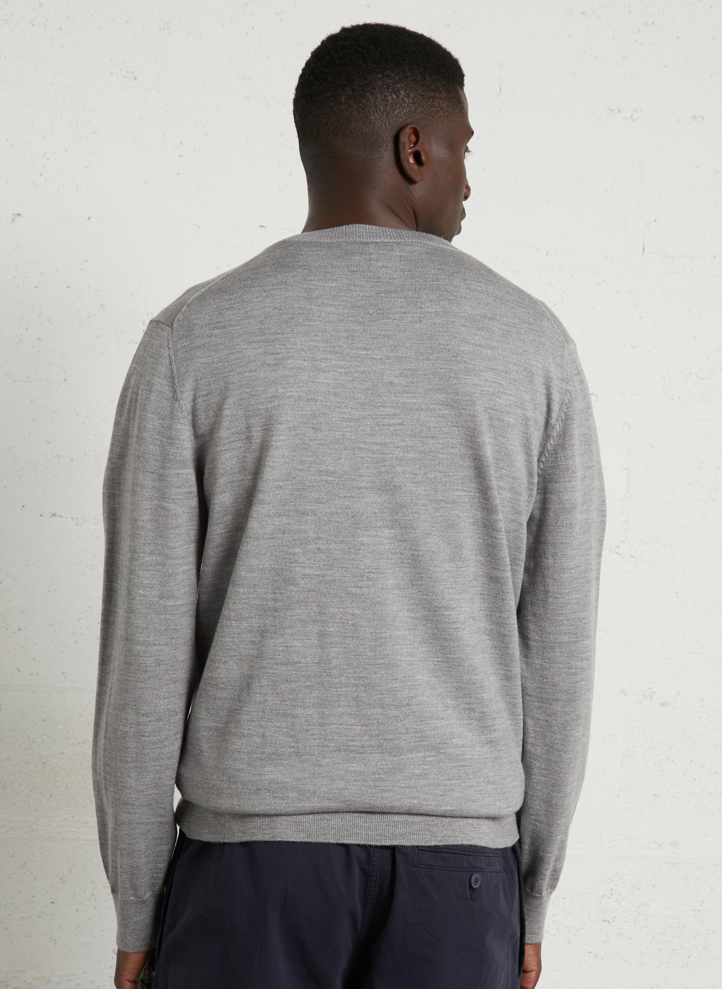 Jersey recto de lana merina con cuello de pico | Gris AU PRINTEMPS PARIS Hombre