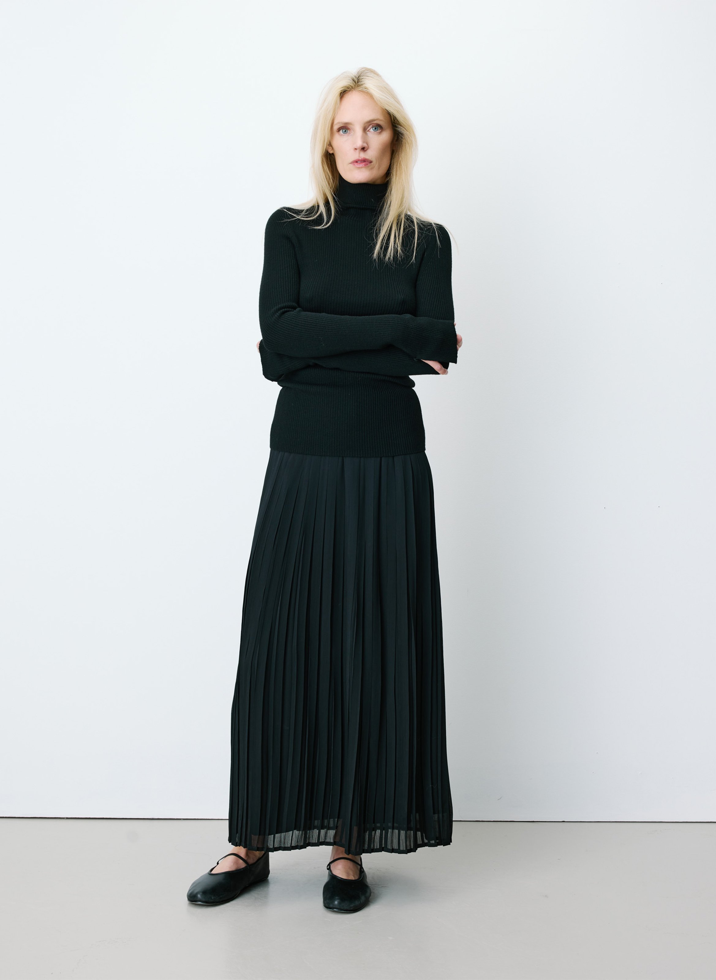Pull moulant col roulé GRACE ET MILA Noir