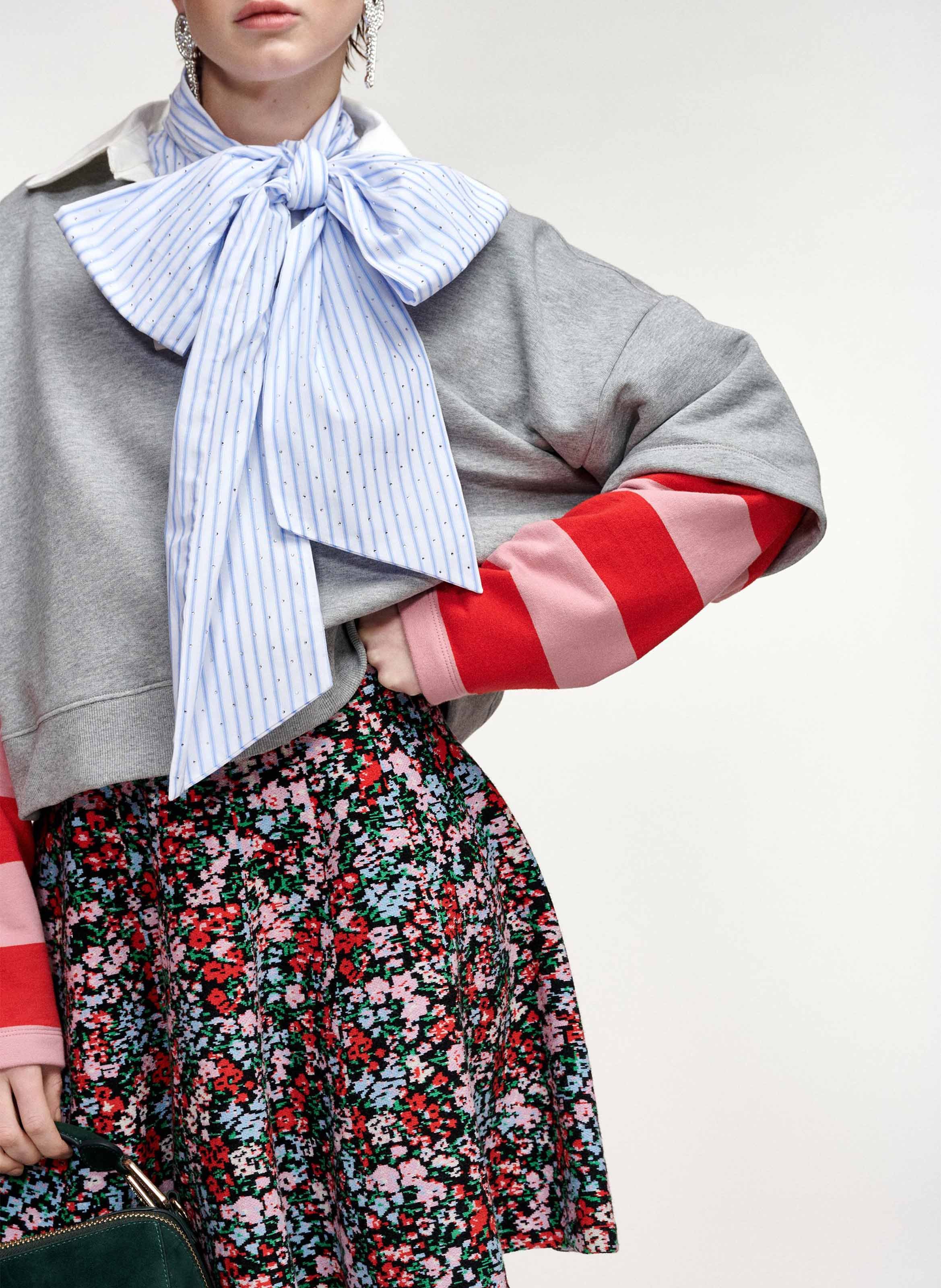 Gerade geschnittenes Baumwoll-Sweatshirt mit Polokragen ESSENTIEL ANTWERP Grau