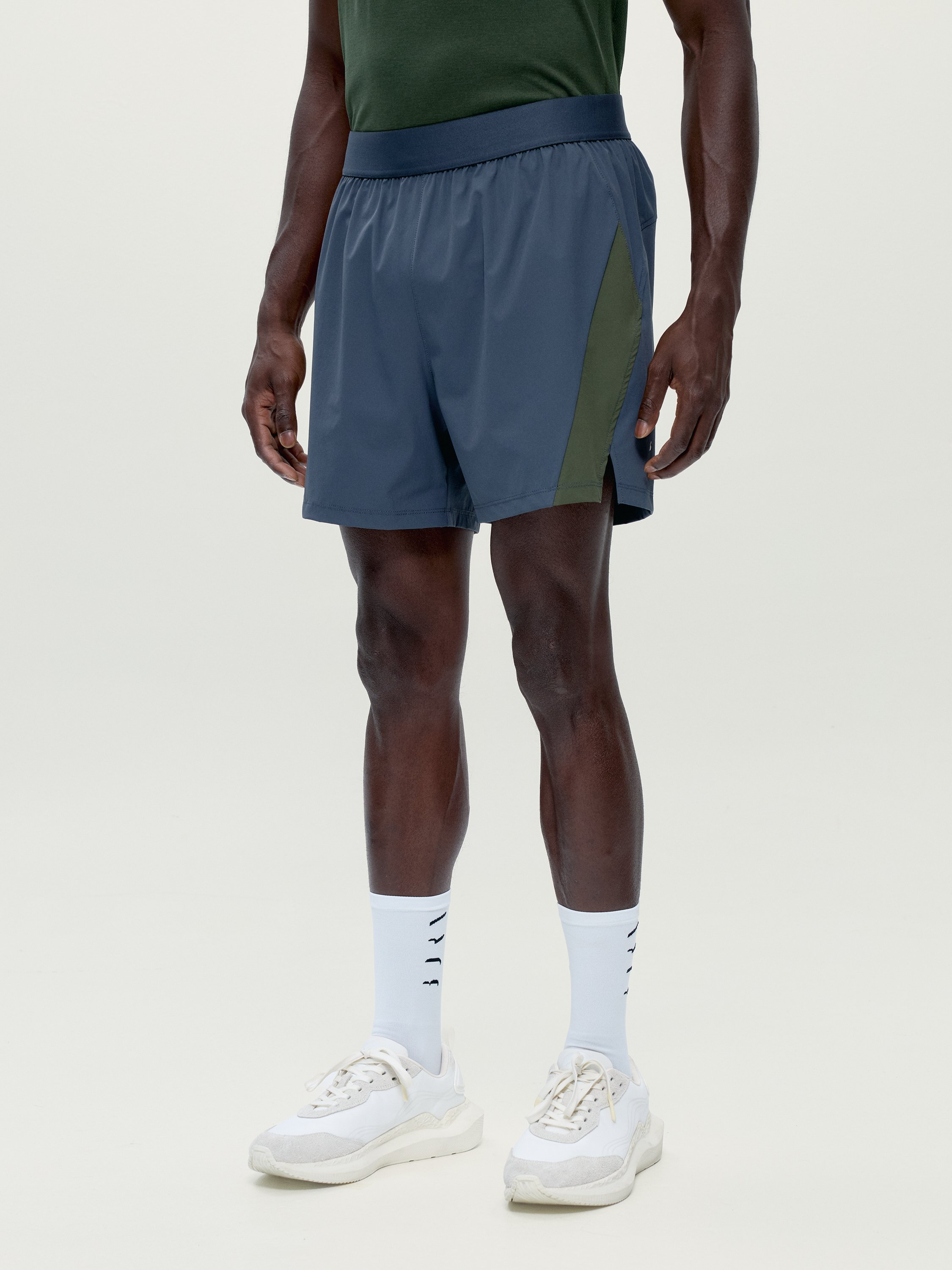 Men's sports shorts with zip pockets BORN Grey