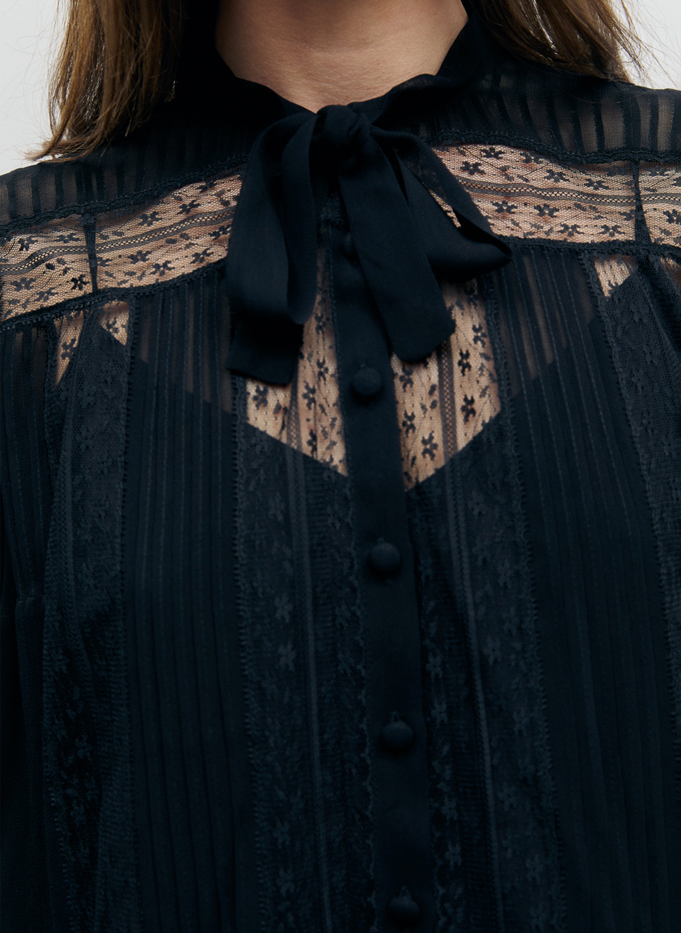 Loose-fitting lace lavallière collar blouse GERARD DAREL Black