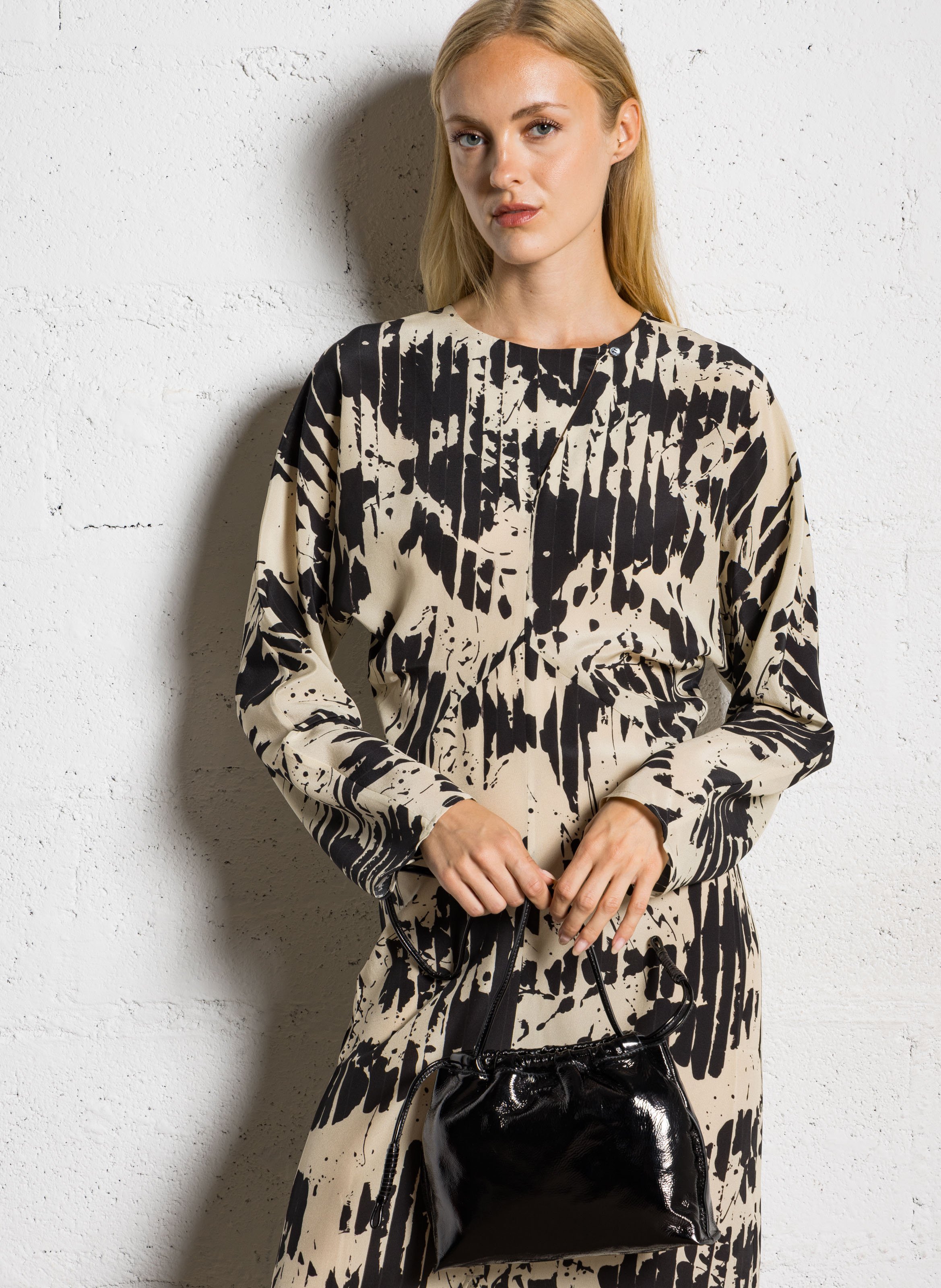 Patent leather shoulder bag SOEUR Black