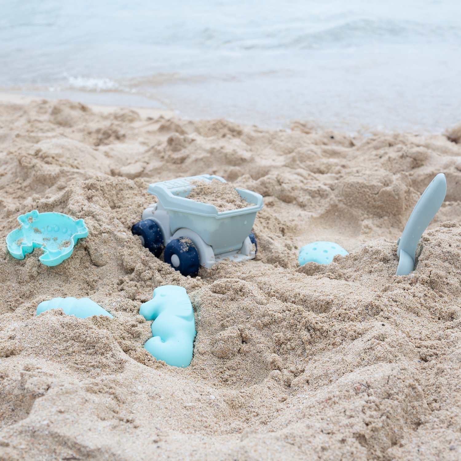 Theo 6-piece baby beach toy set KINDSGUT Blue