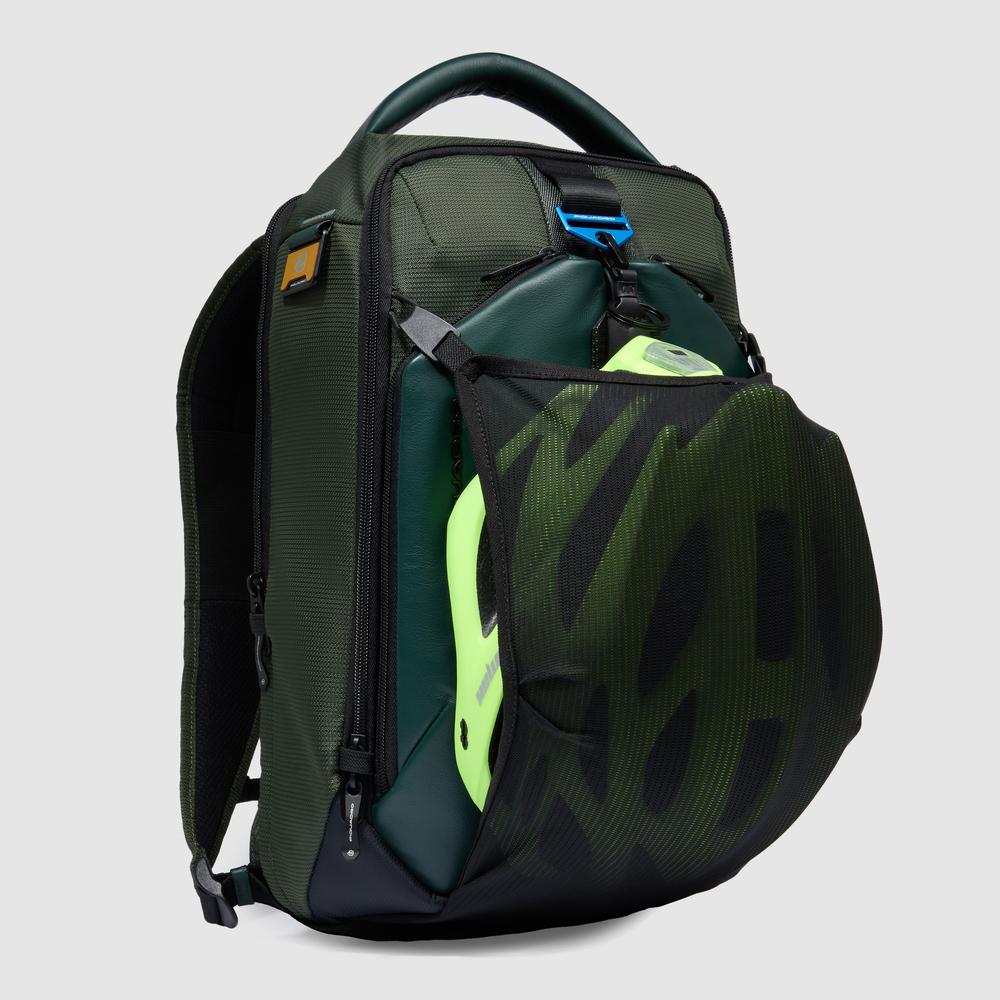 Travel backpack for 14-inch laptop PIQUADRO Green
