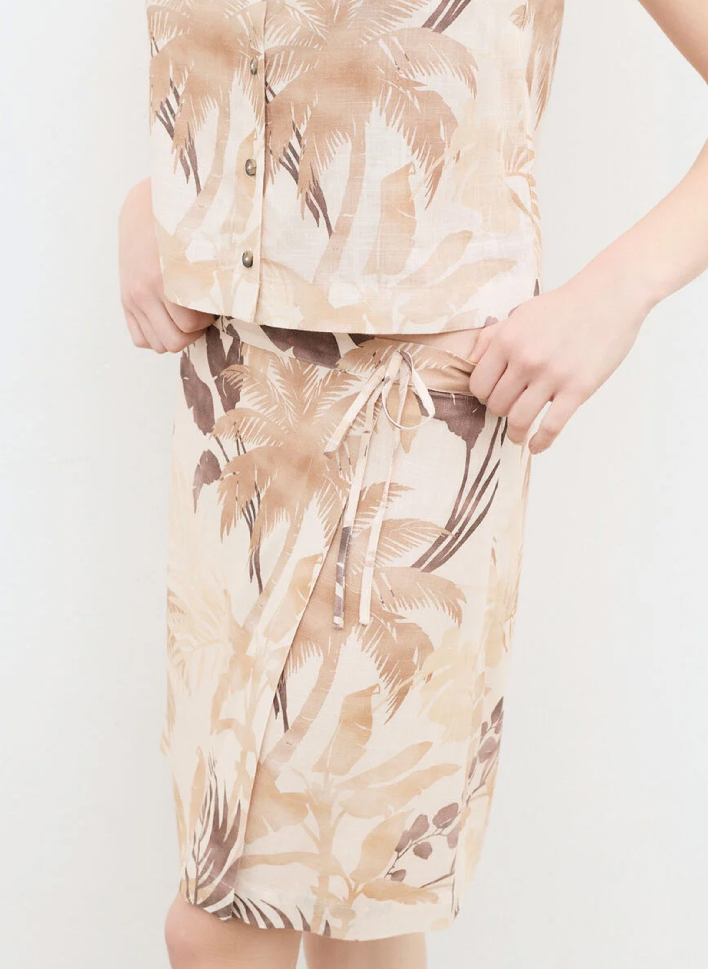 Kurzer Rock mit Print CAROLL Beige