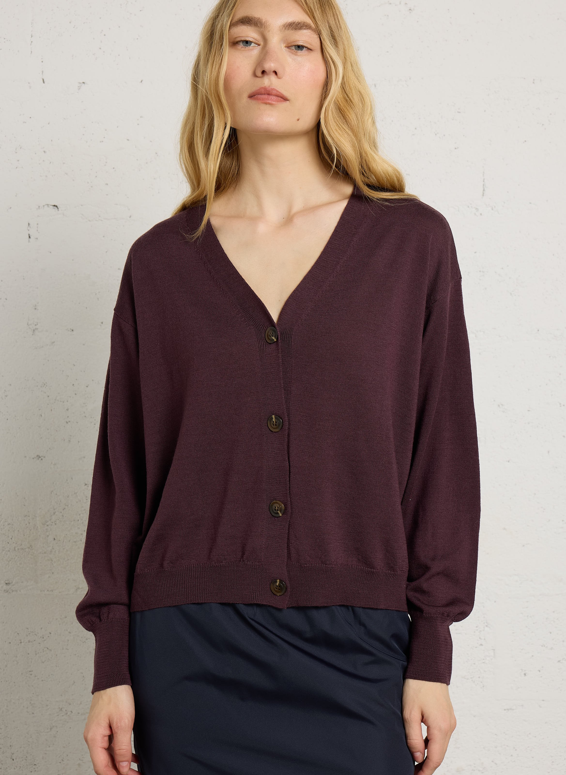 Oversize-Strickjacke aus Wolle mit V-Ausschnitt SOEUR Braun