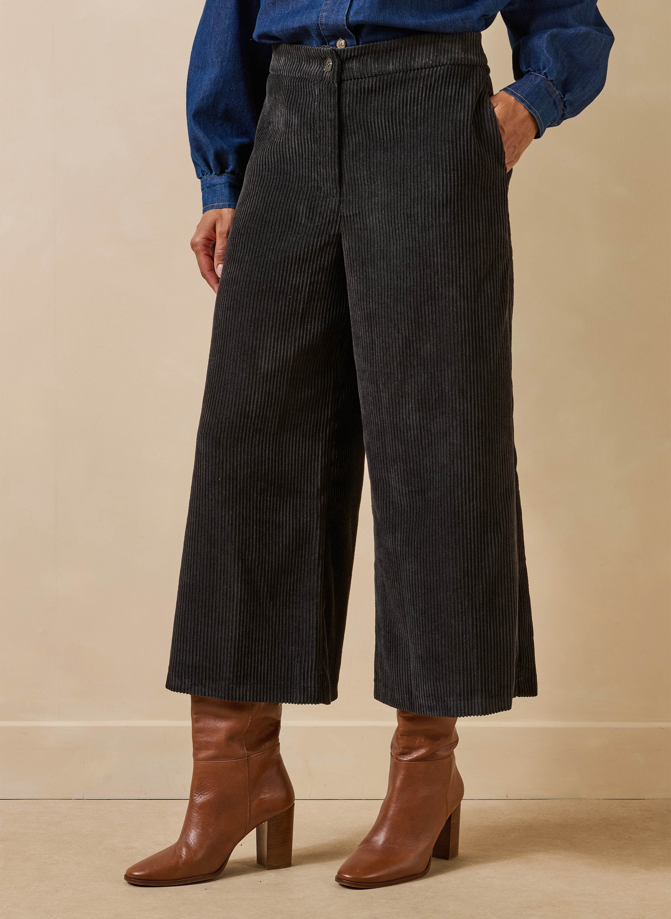 Cropped Hose aus Cord LA FEE MARABOUTEE