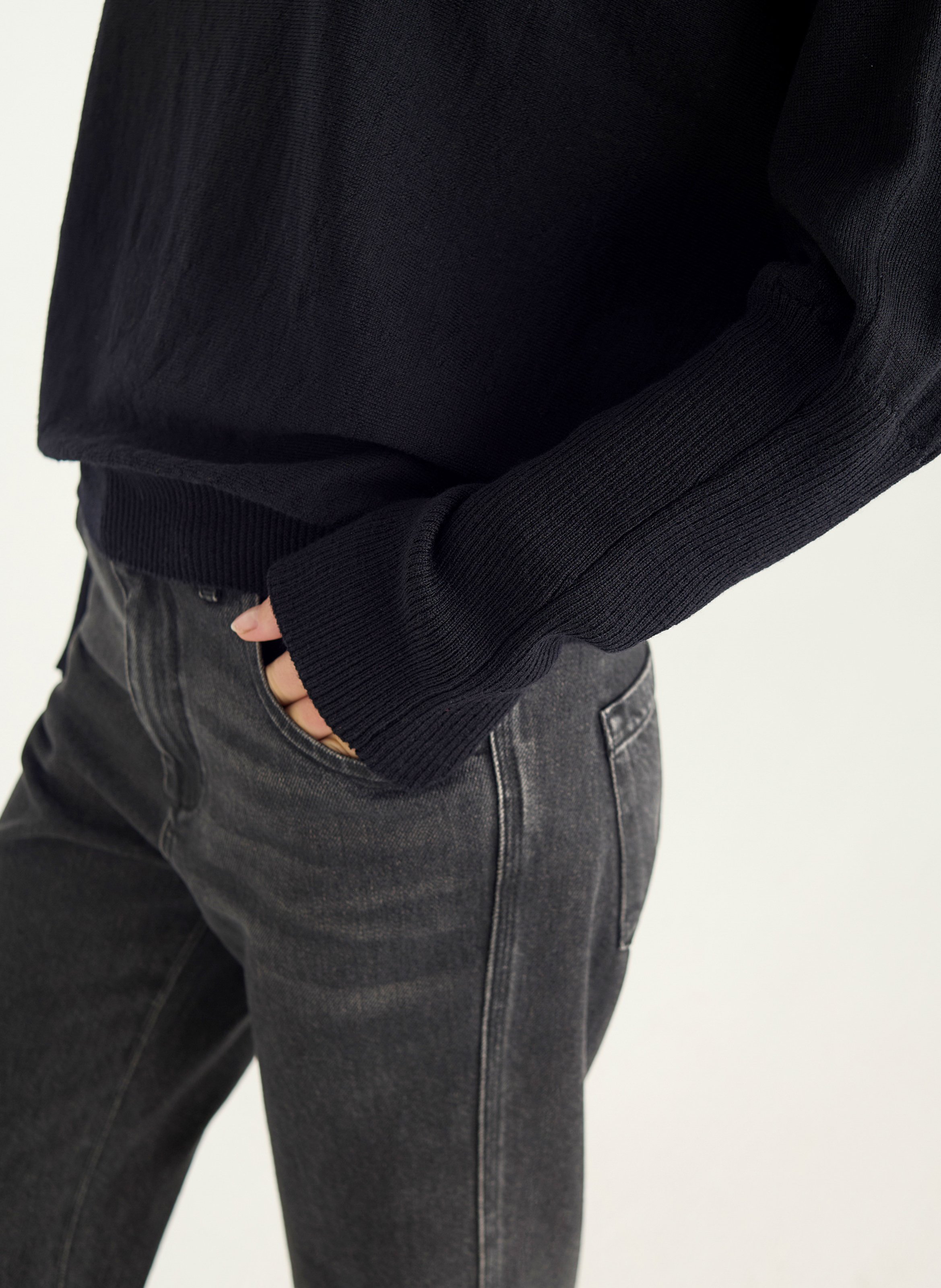 Weiter Wollpullover  ACOTE Schwarz