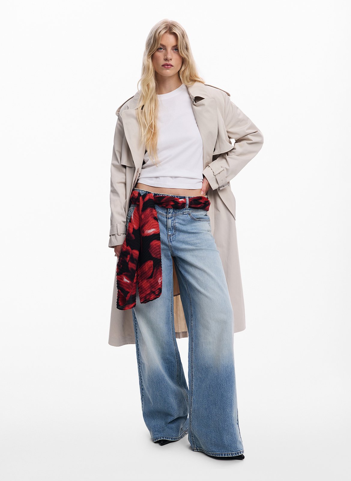 Foulard rectangulaire plissé à fleurs DESIGUAL Noir