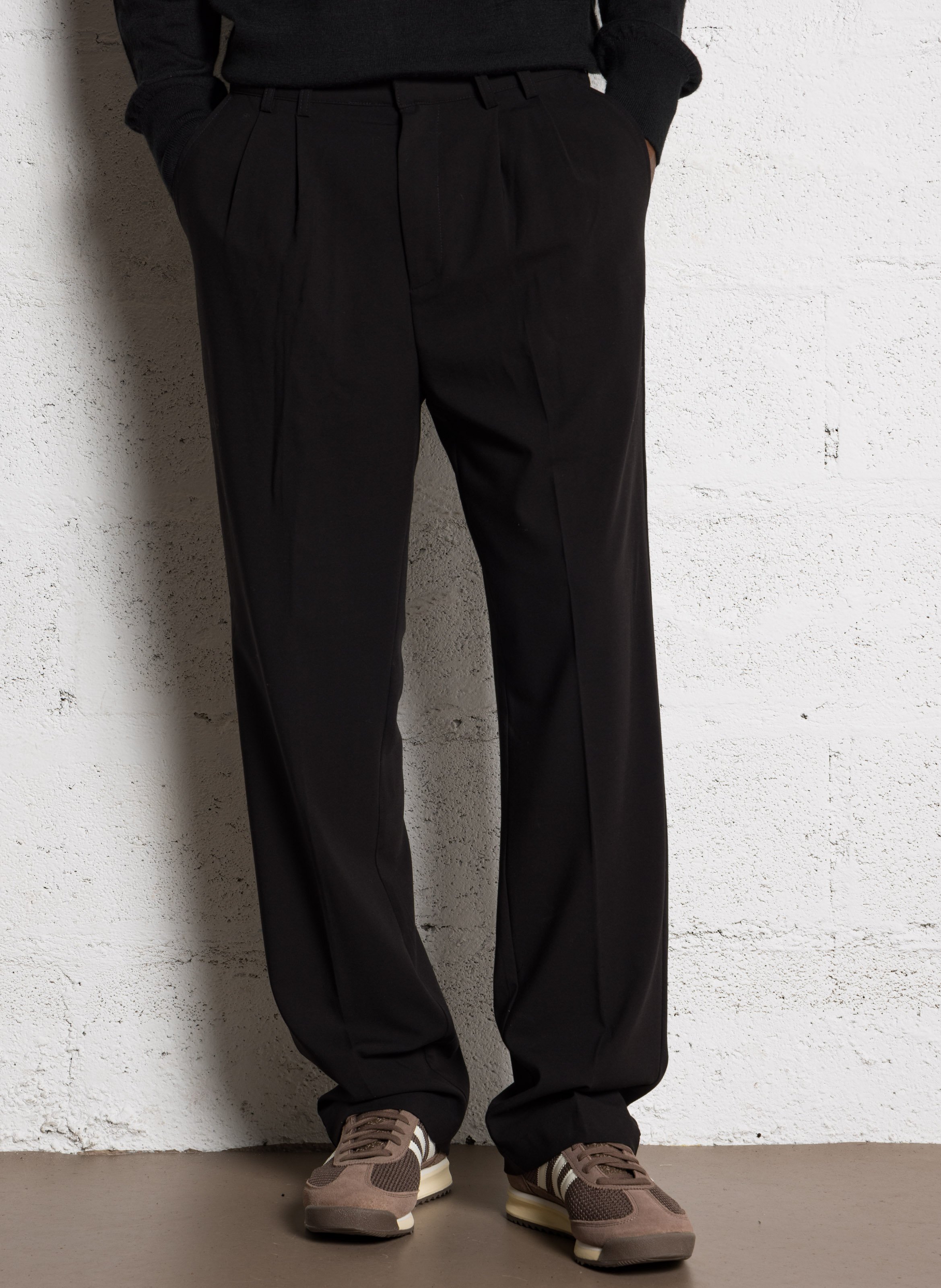 Straight chino pants with pleats MINIMUM Black