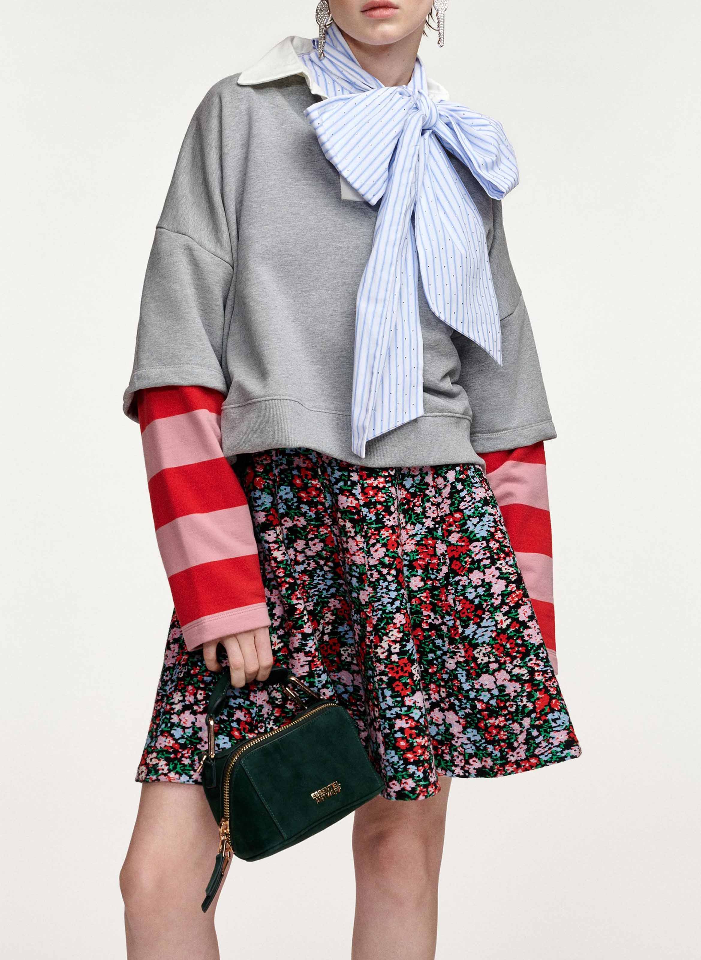 Gerade geschnittenes Baumwoll-Sweatshirt mit Polokragen ESSENTIEL ANTWERP