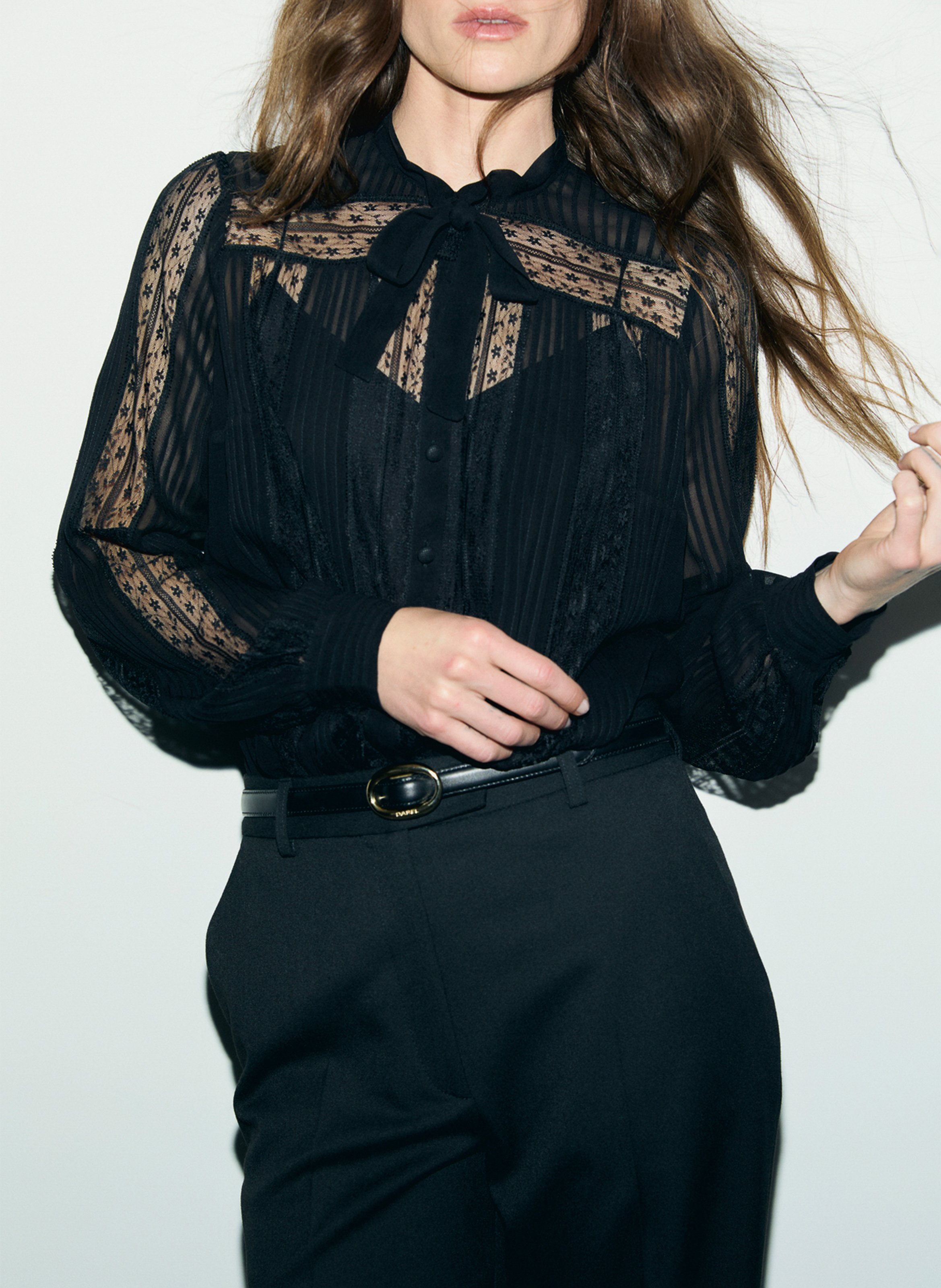 Loose-fitting lace lavallière collar blouse GERARD DAREL Black
