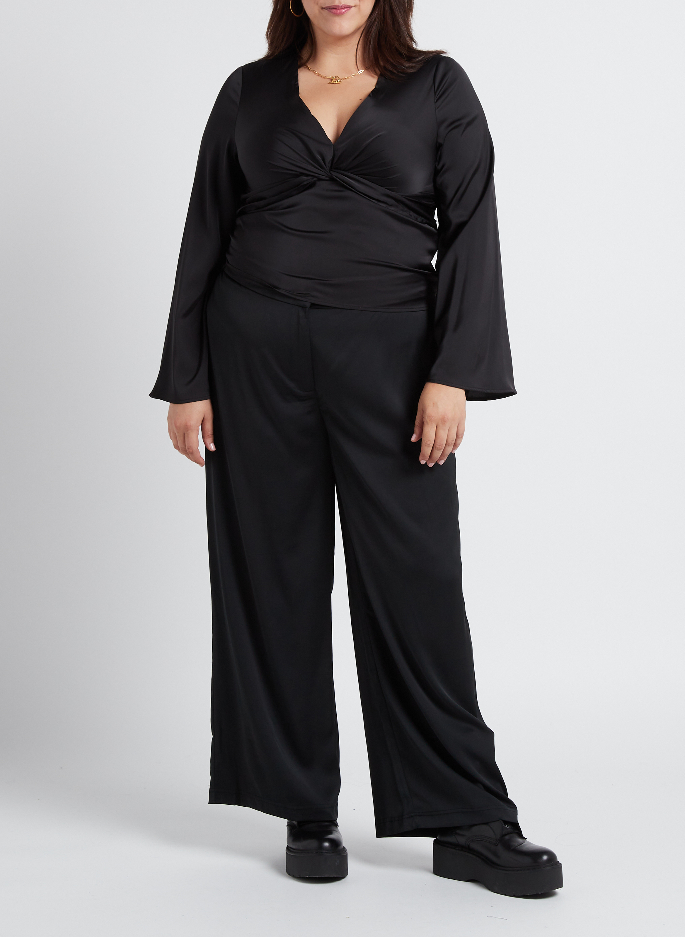 Flowing satin-finish V-neck top GINA TRICOT Black