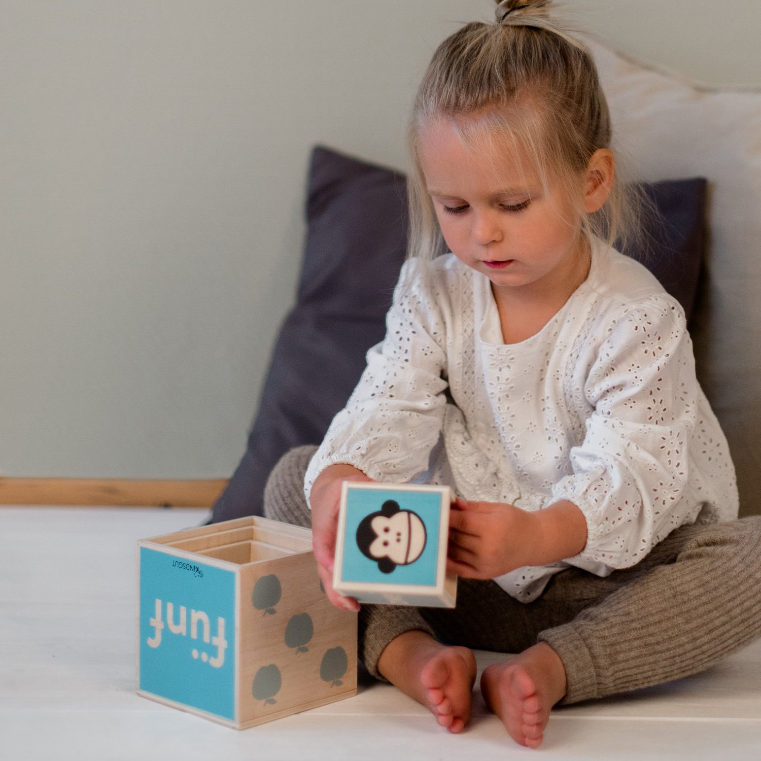 Wooden animal and number stacking cubes KINDSGUT Multicolored