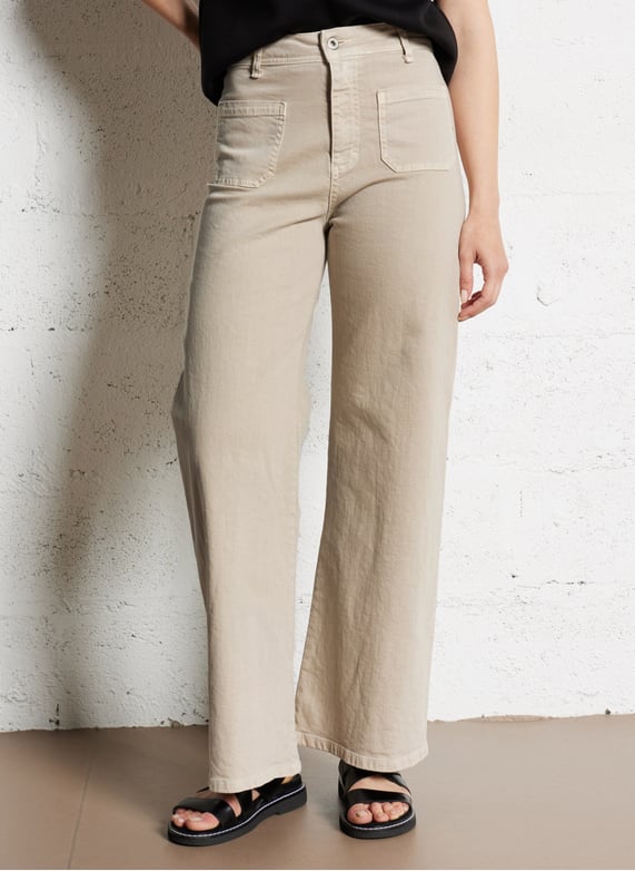 THE OFFICE OF ANGELA SCOTT | no laces? no problem. debuting a slip THE OFFICE OF ANGELA SCOTT | no laces? no problem. debuting a slip