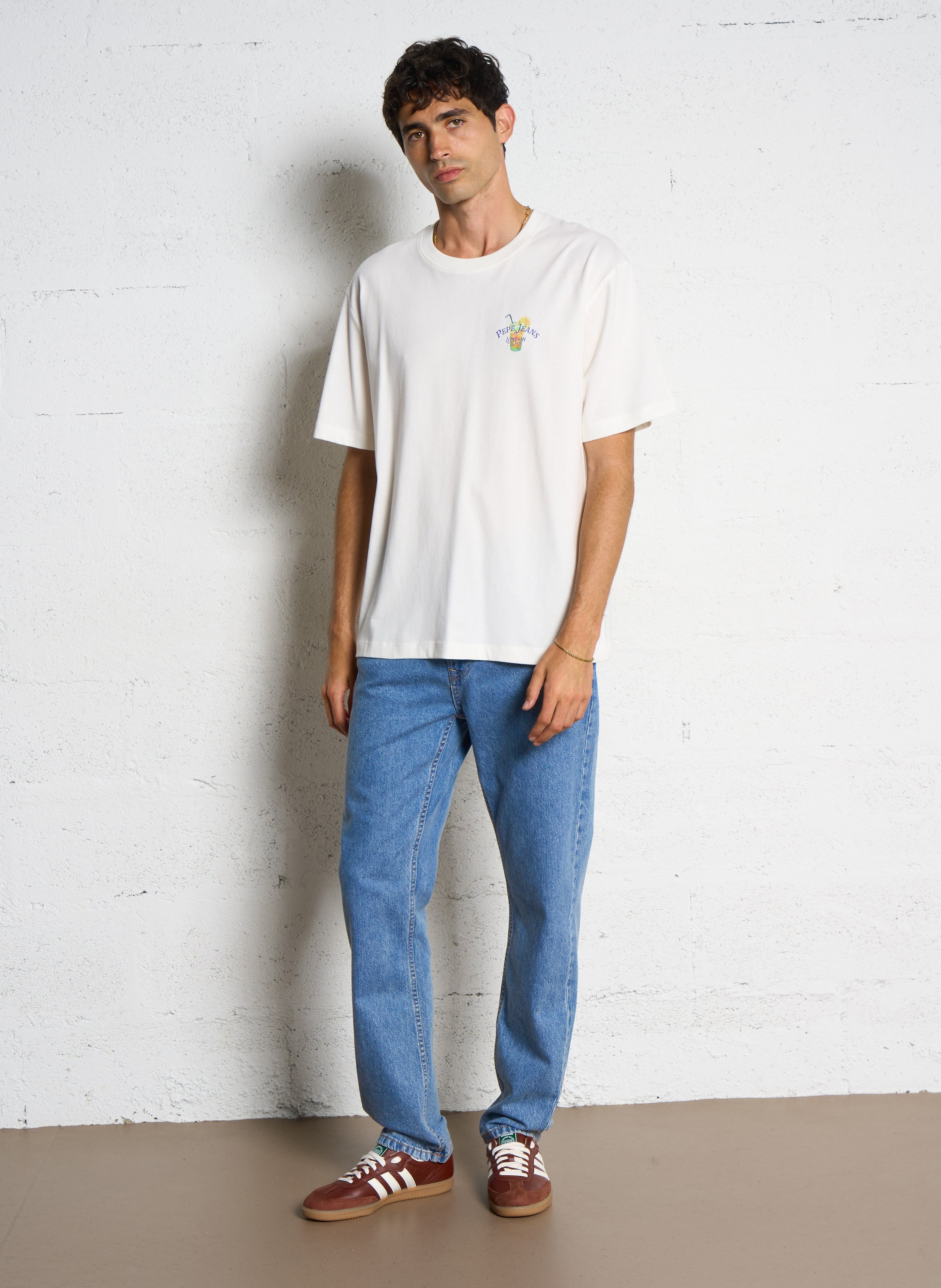 - Straight-leg jeans
- 5 pockets
- Straight cut
- Faded effect PEPE JEANS Blue