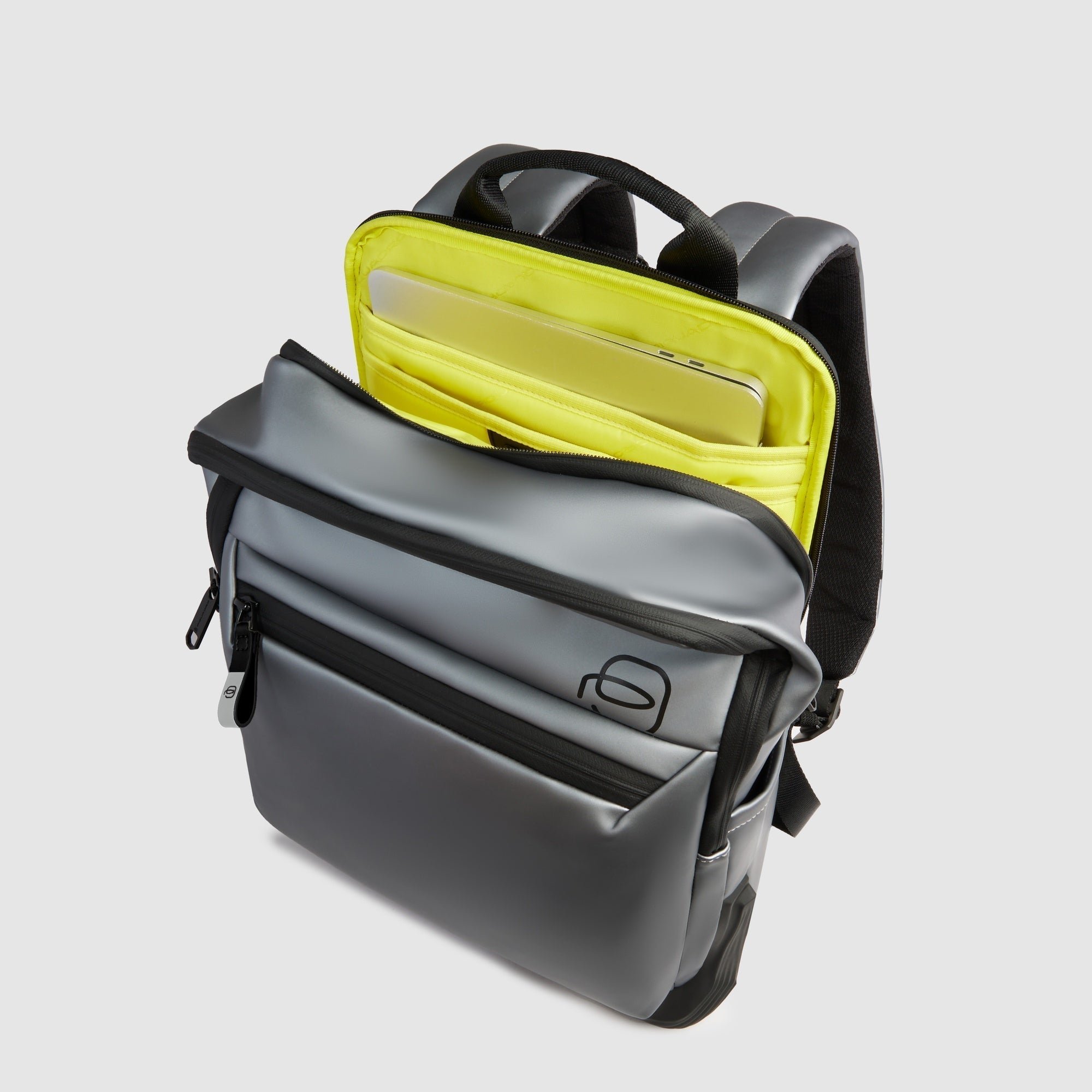 Backpack for computer and ipad® with chest strap, bottle pocket PIQUADRO Brown