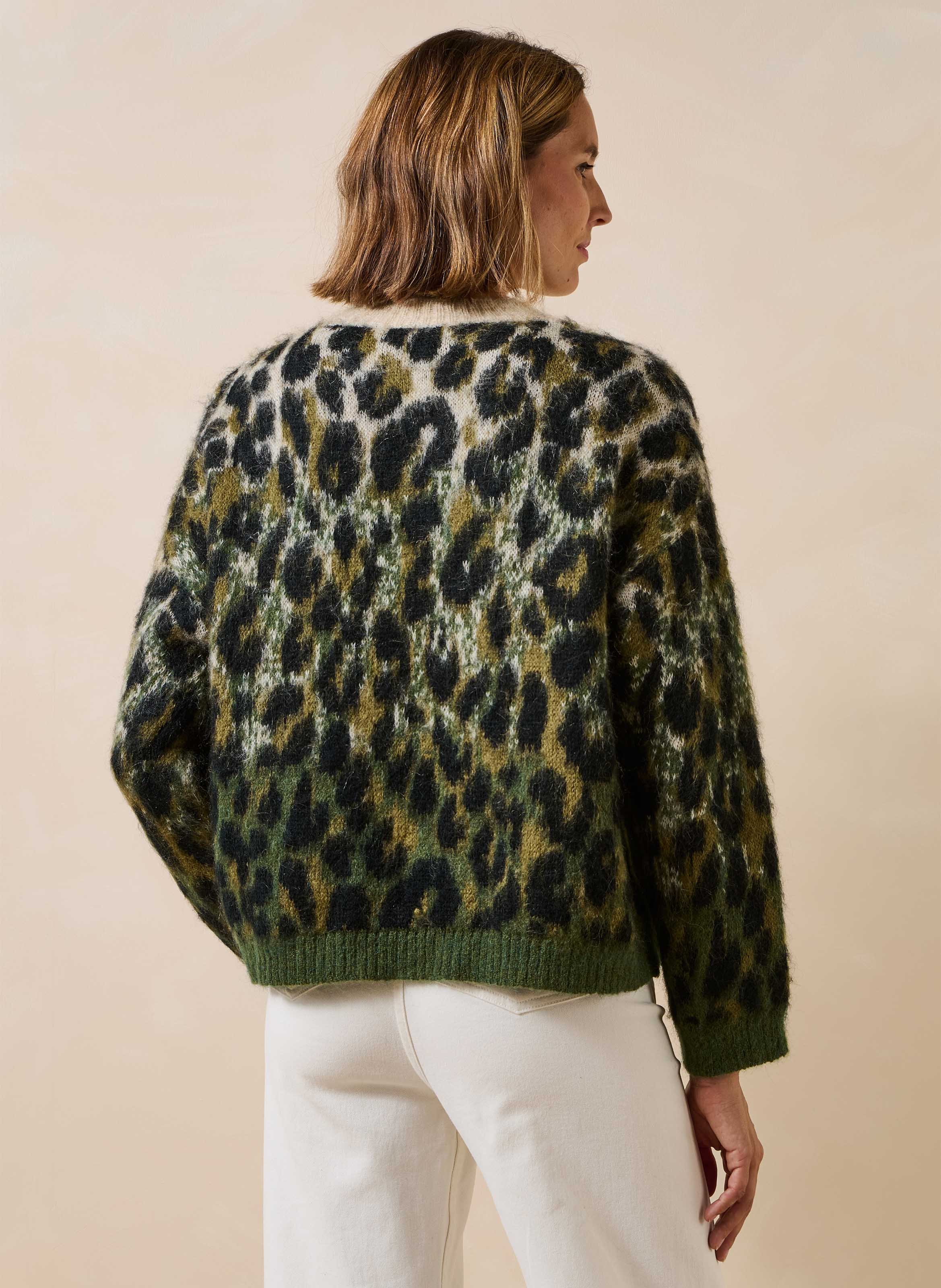 Pull ample col rond motif léopard LA FEE MARABOUTEE Vert