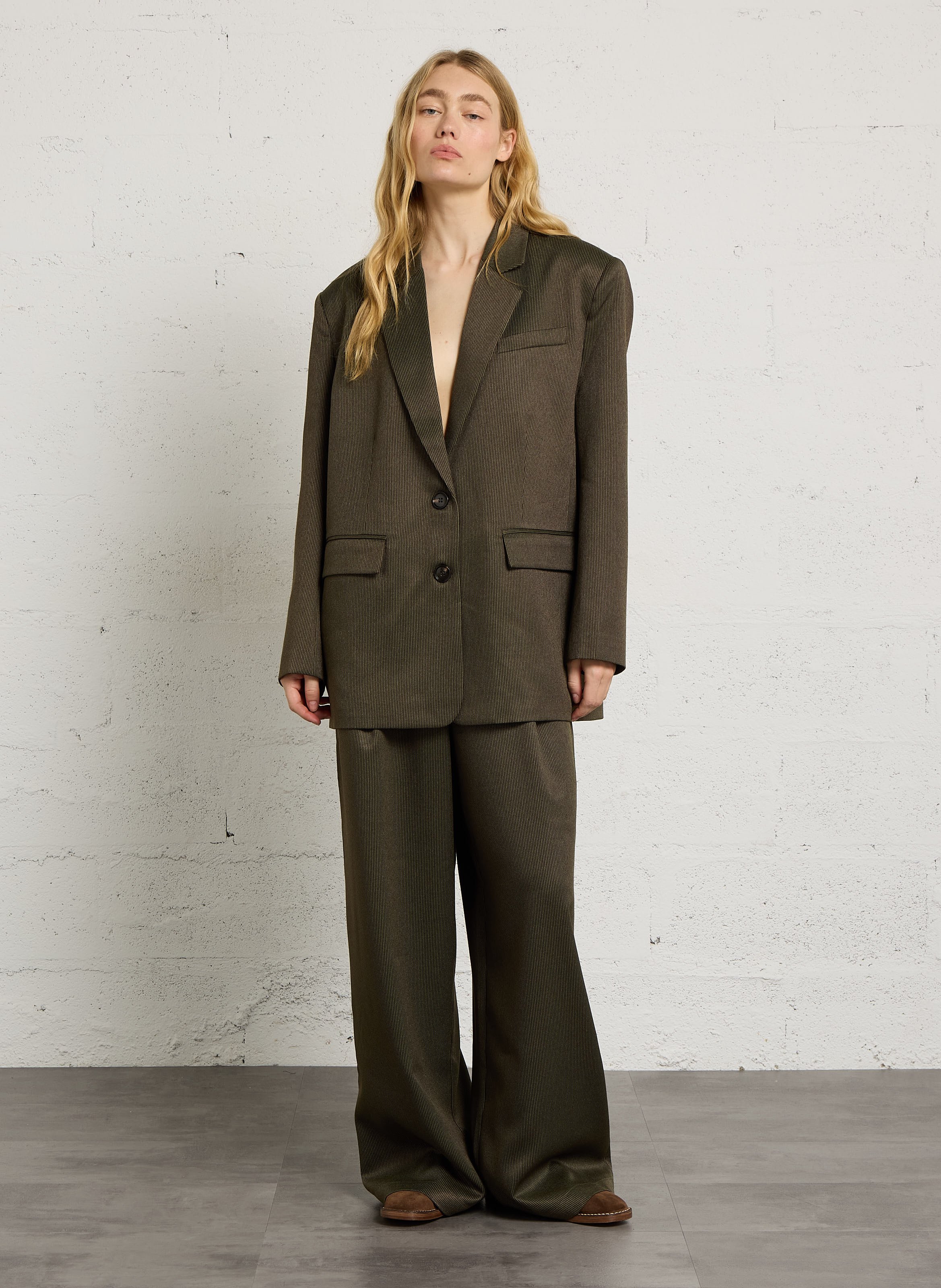 Wijde rechte broek met plooien. STELLA NOVA Groen