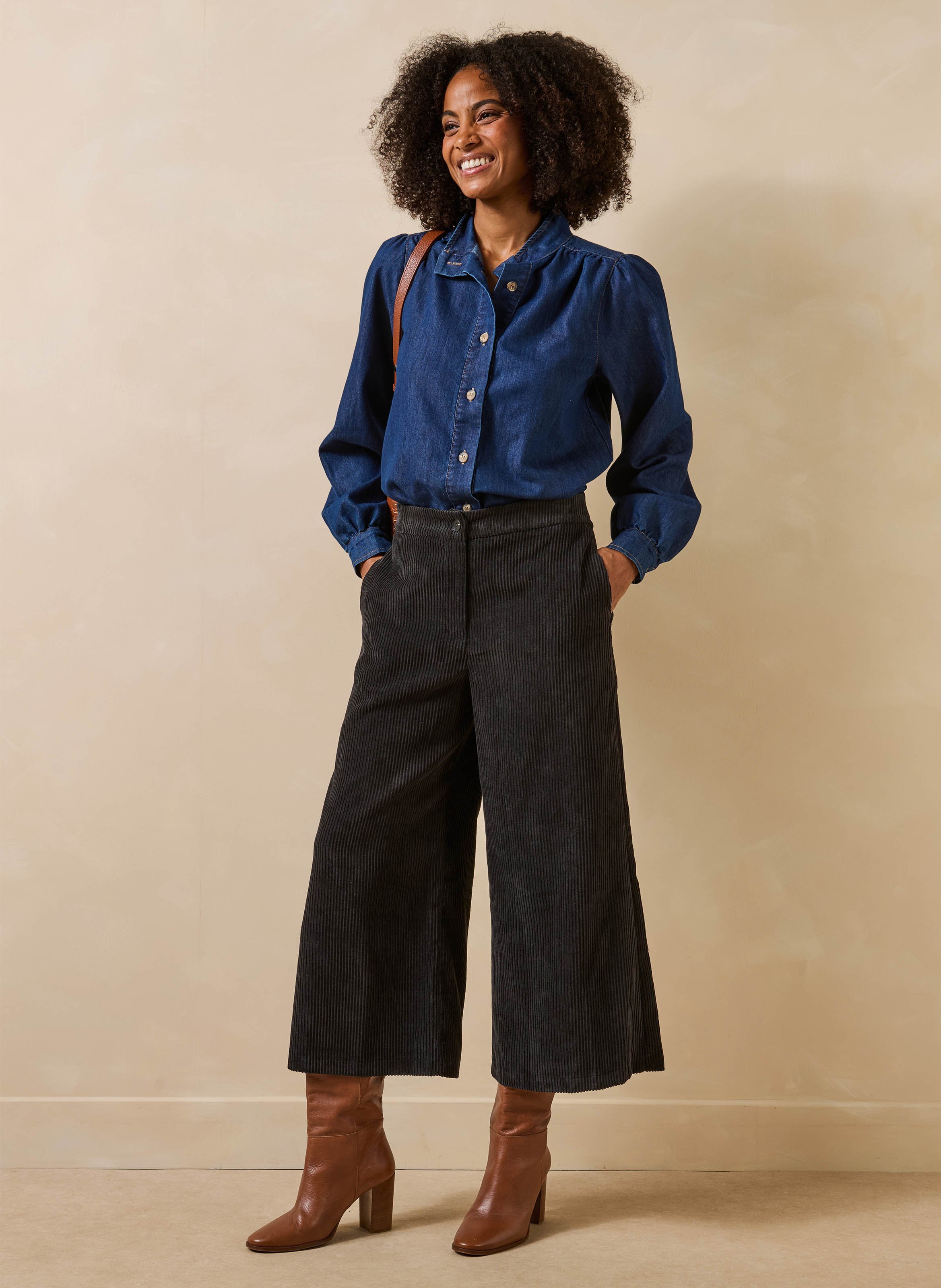 Cropped Hose aus Cord LA FEE MARABOUTEE Schwarz