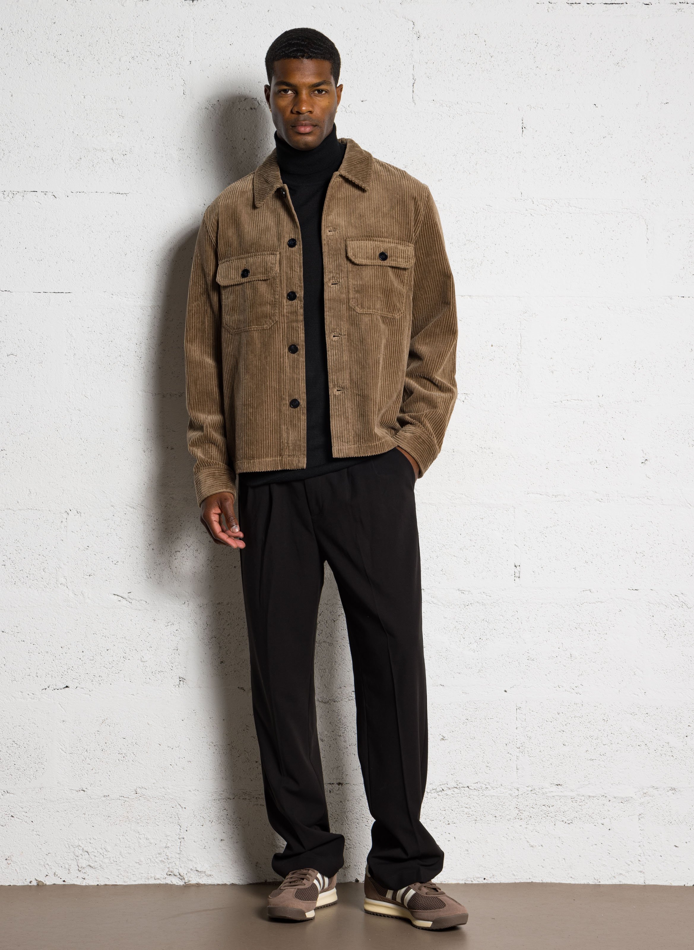 Surchemse droite col classique en coton MINIMUM Beige