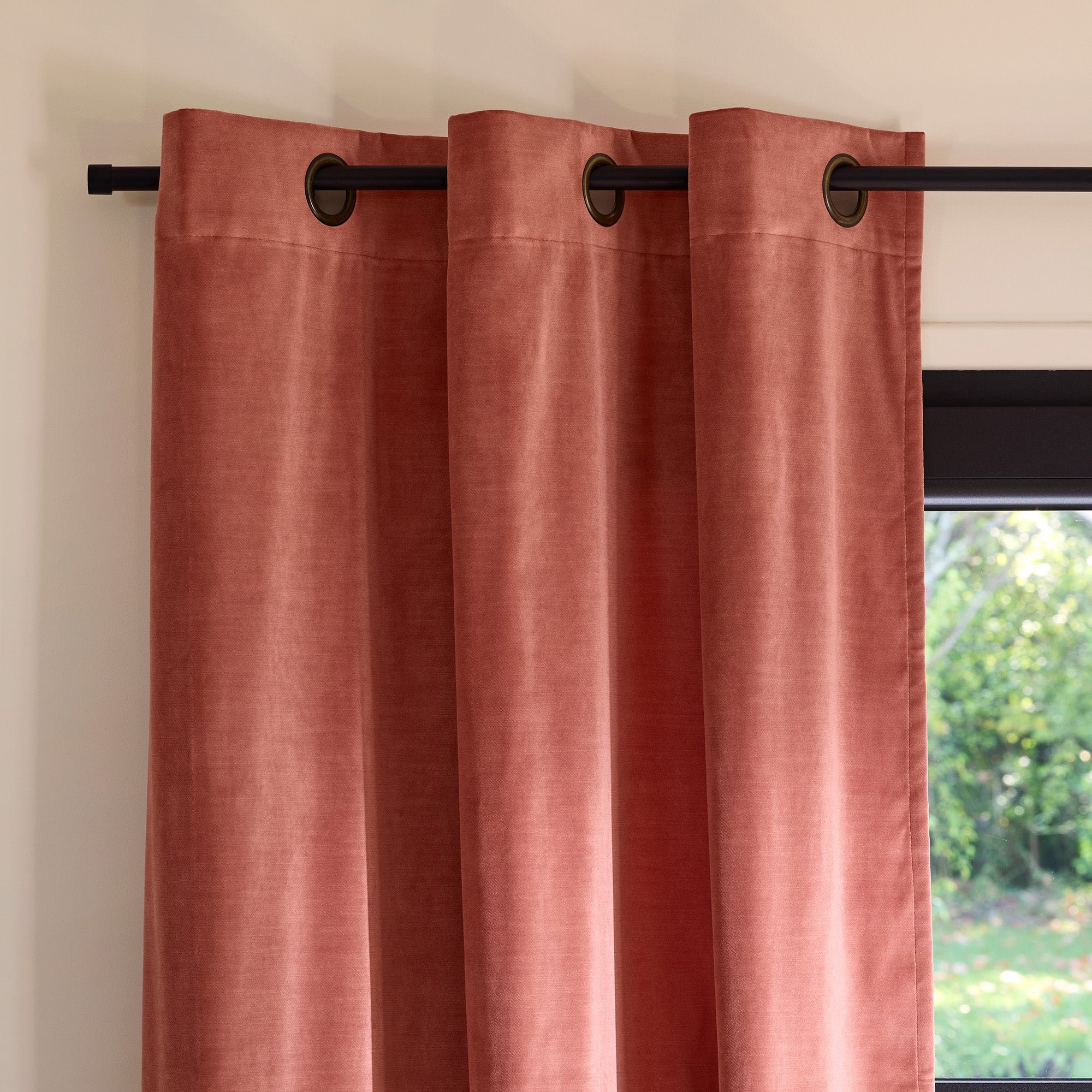 Madura - rideau dalila tamisant en velours fluide et lumineux beige 137x280 cm MADURA Rose