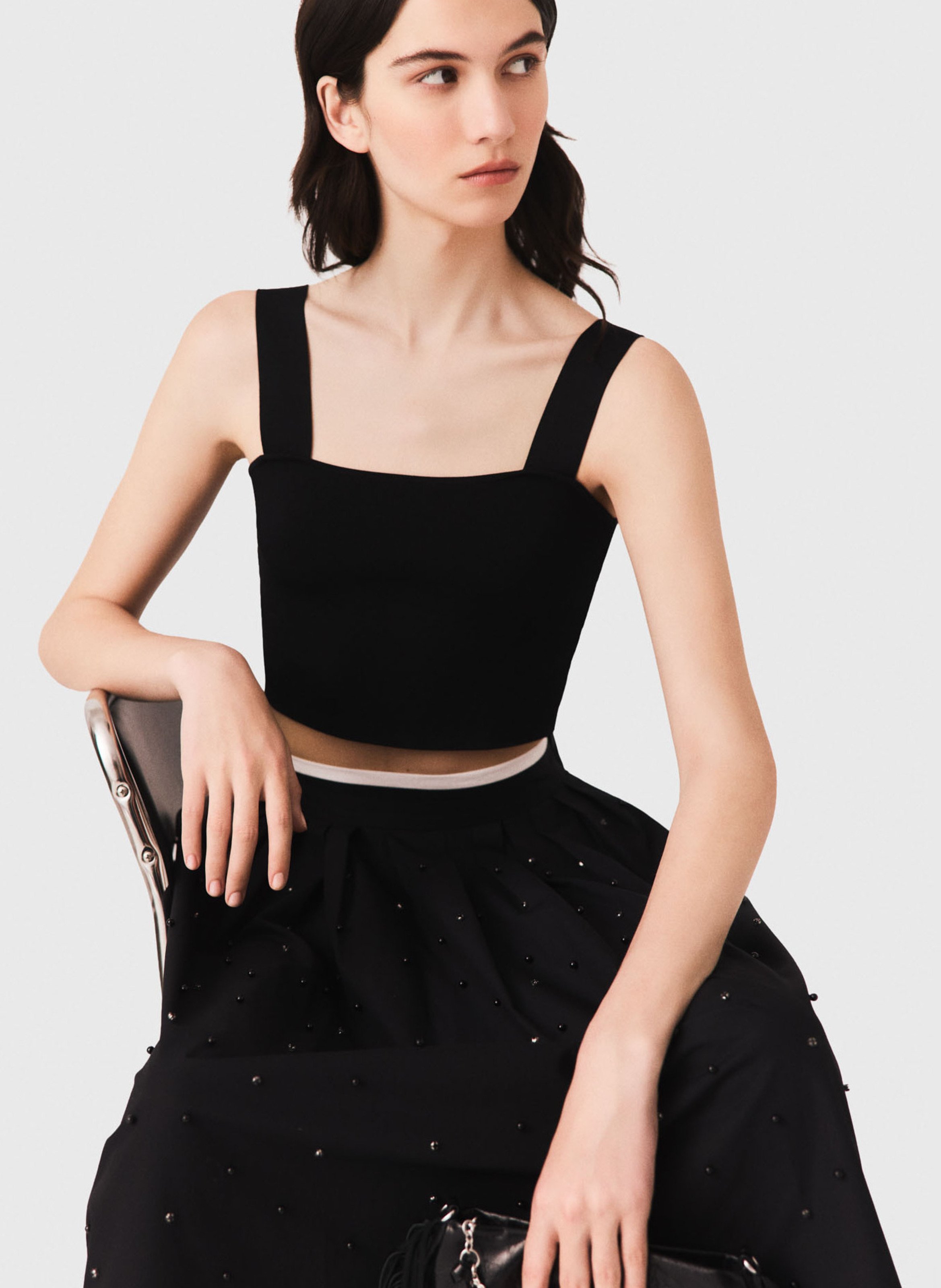 Top court moulant en maille MAJE Noir