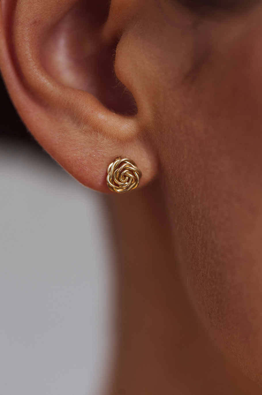 Rosa studs YAY Golden